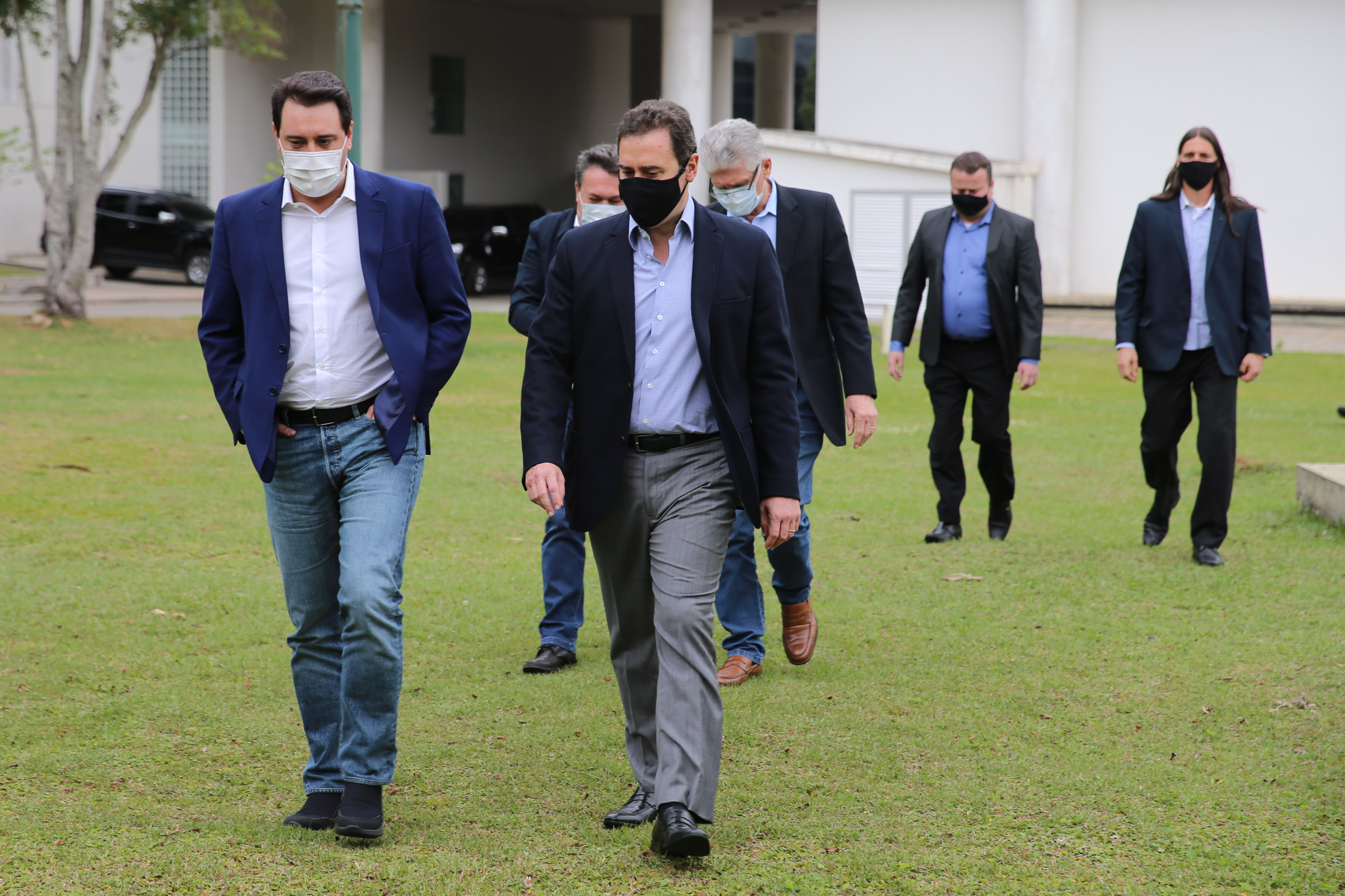 O Governador Carlos Massa Ratinho Junior assina, nesta segunda-feira (21), convenio com a Fundação O Boticário representada pelo CEO do Grupo,  Artur Grynbaum.  Curitiba, 21/09/2020. Foto: Geraldo Bubniak/AEN