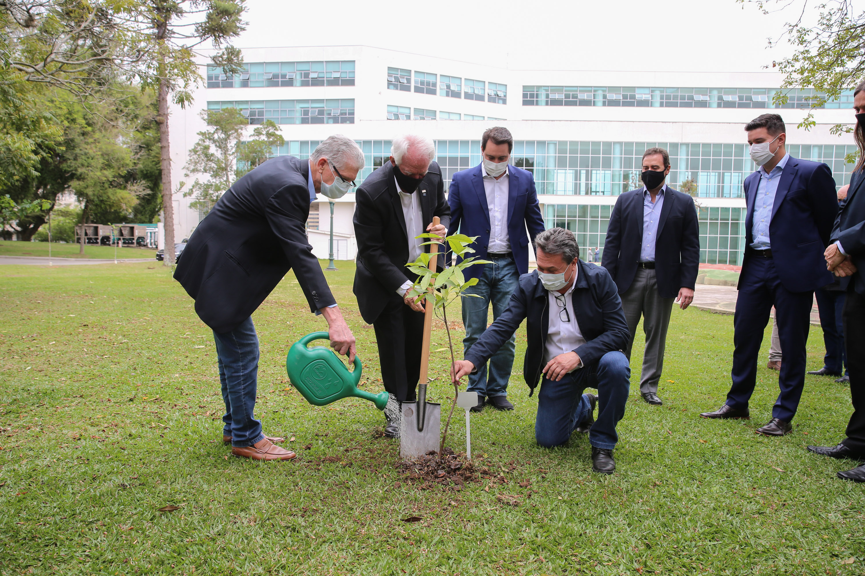 O Governador Carlos Massa Ratinho Junior assina, nesta segunda-feira (21), convenio com a Fundação O Boticário representada pelo CEO do Grupo,  Artur Grynbaum.  Curitiba, 21/09/2020. Foto: Geraldo Bubniak/AEN