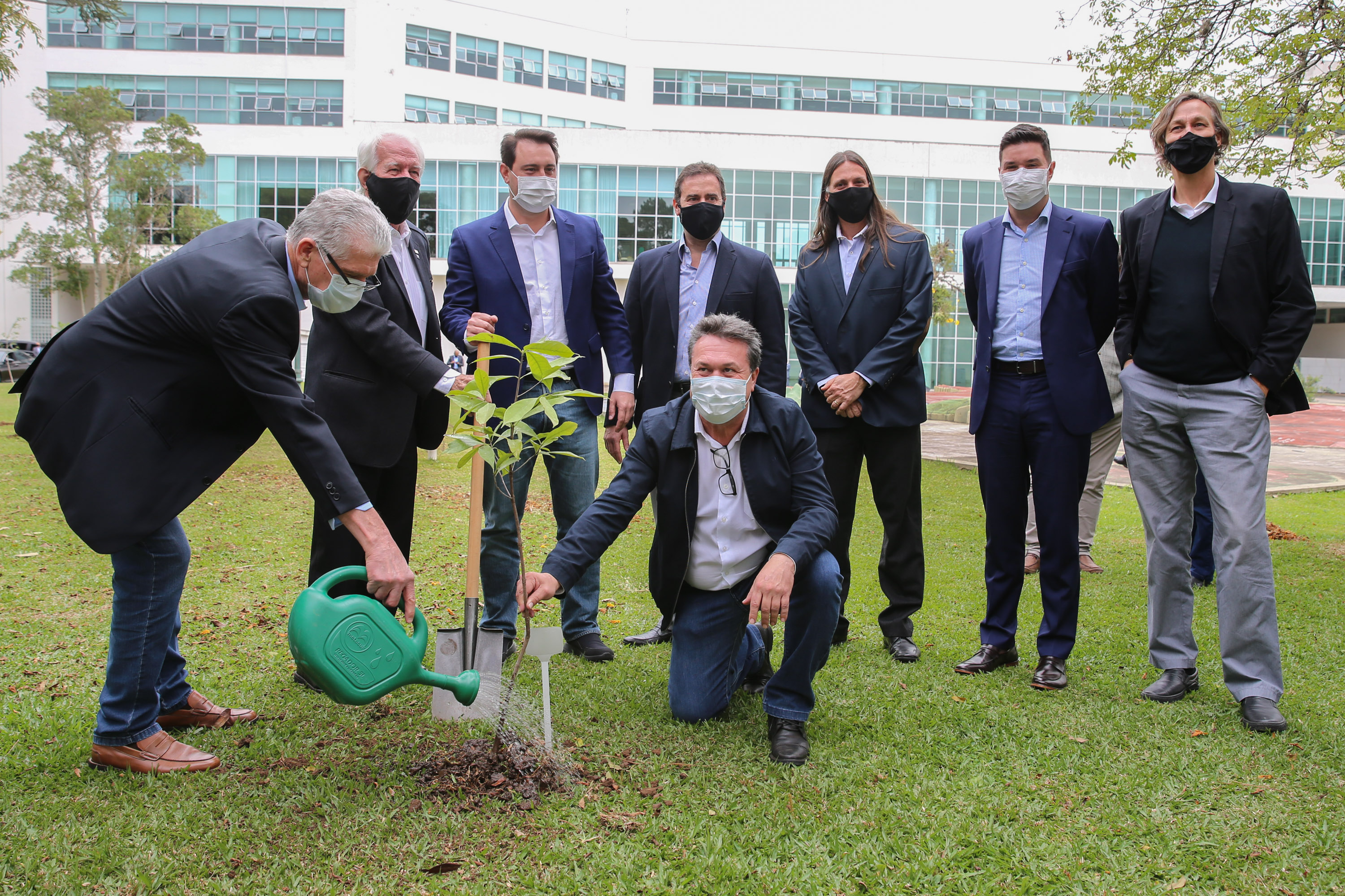 O Governador Carlos Massa Ratinho Junior assina, nesta segunda-feira (21), convenio com a Fundação O Boticário representada pelo CEO do Grupo,  Artur Grynbaum.  Curitiba, 21/09/2020. Foto: Geraldo Bubniak/AEN