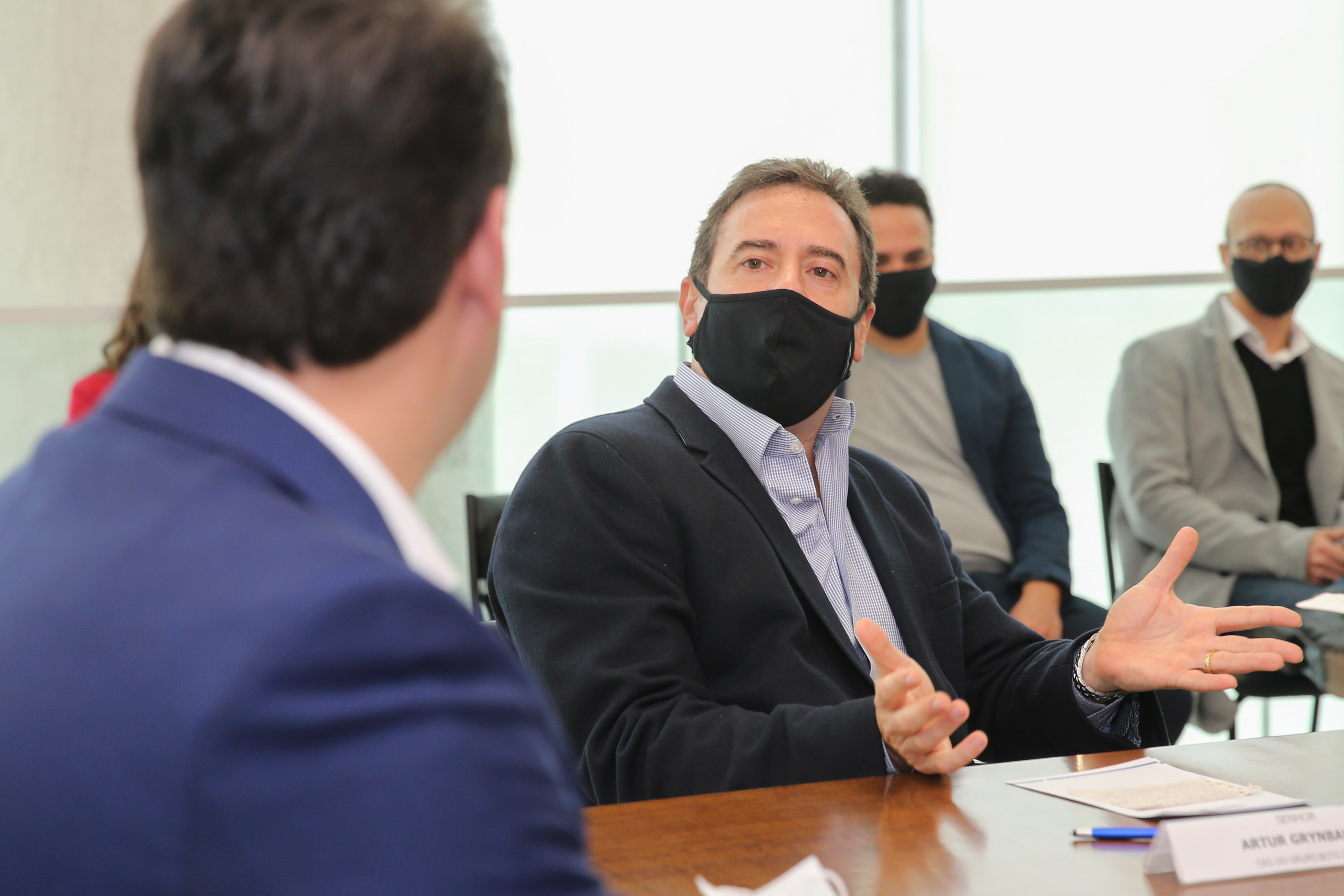 O Governador Carlos Massa Ratinho Junior assina, nesta segunda-feira (21), convenio com a Fundação O Boticário representada pelo CEO do Grupo,  Artur Grynbaum.  Curitiba, 21/09/2020. Foto: Geraldo Bubniak/AEN