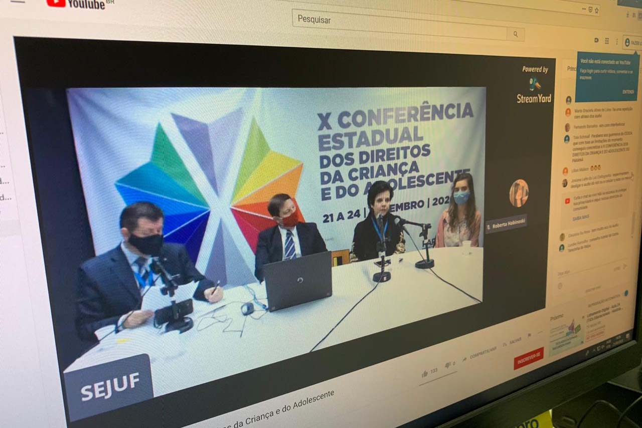 A presidente do Conselho Estadual da Criança e Adolescente (Cedca) e chefe do Departamento de Políticas para Crianças e Adolescentes da Secretaria da Justiça, Família e Trabalho (Sejuf), Angela Mendonça, abriu oficialmente a Conferência nesta segunda-feira para mais de 700 pessoas enaltecendo o trabalho realizado pelo secretário Ney Leprevost, que possibilitou a implantação no Paraná do Orçamento da Criança e do Adolescente. Foto: SEJUF