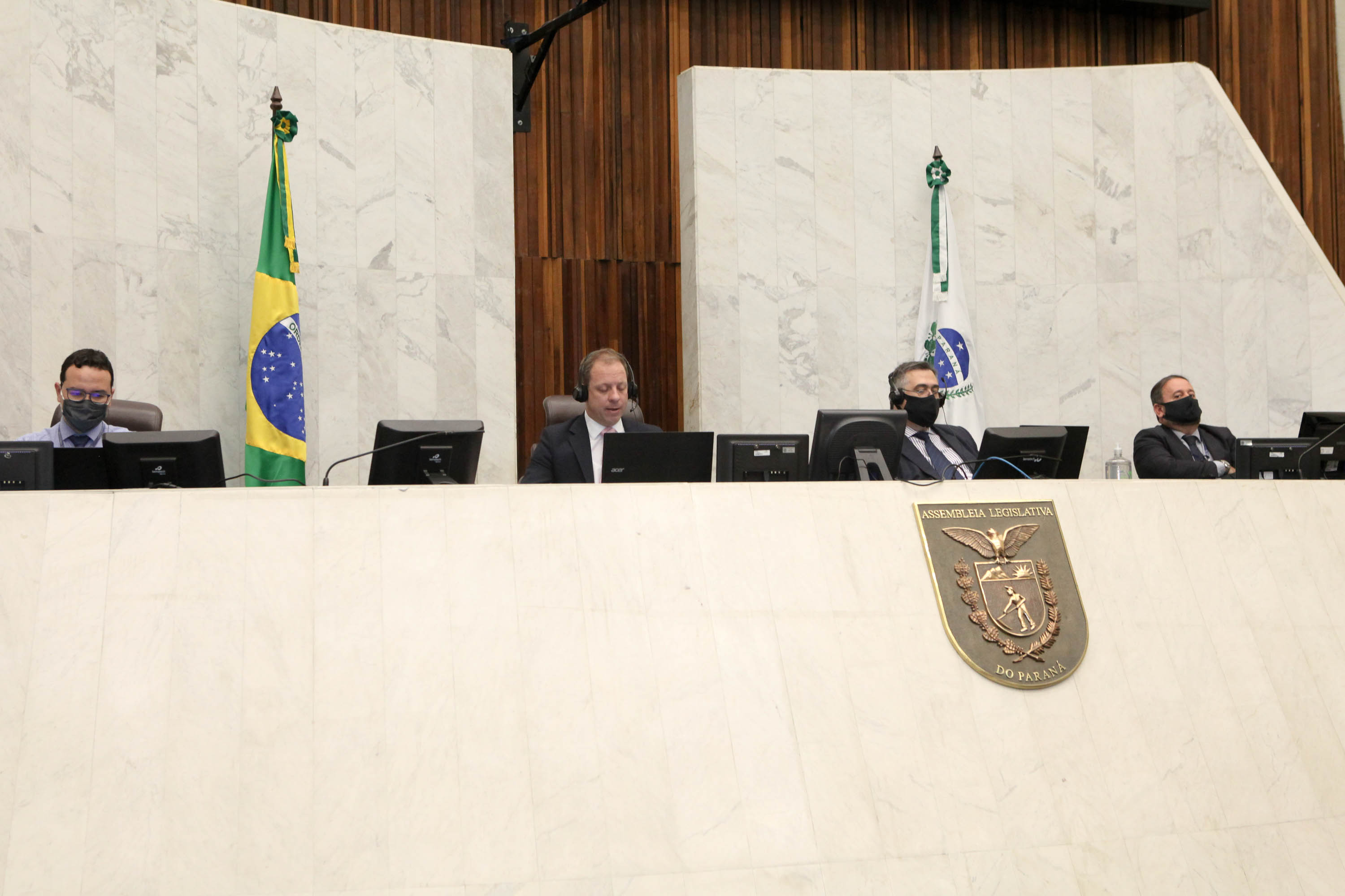 O secretário de Estado da Saúde, Beto Preto, apresentou o relatório de ações da pasta aos deputados estaduais em audiência pública na Assembleia Legislativa do Paraná (Alep), nesta terça-feira (6). Os destaques de investimentos e atividades realizadas foram as ações para o enfrentamento à pandemia pela Covid-19. Foto: Ari Dias/AEN
