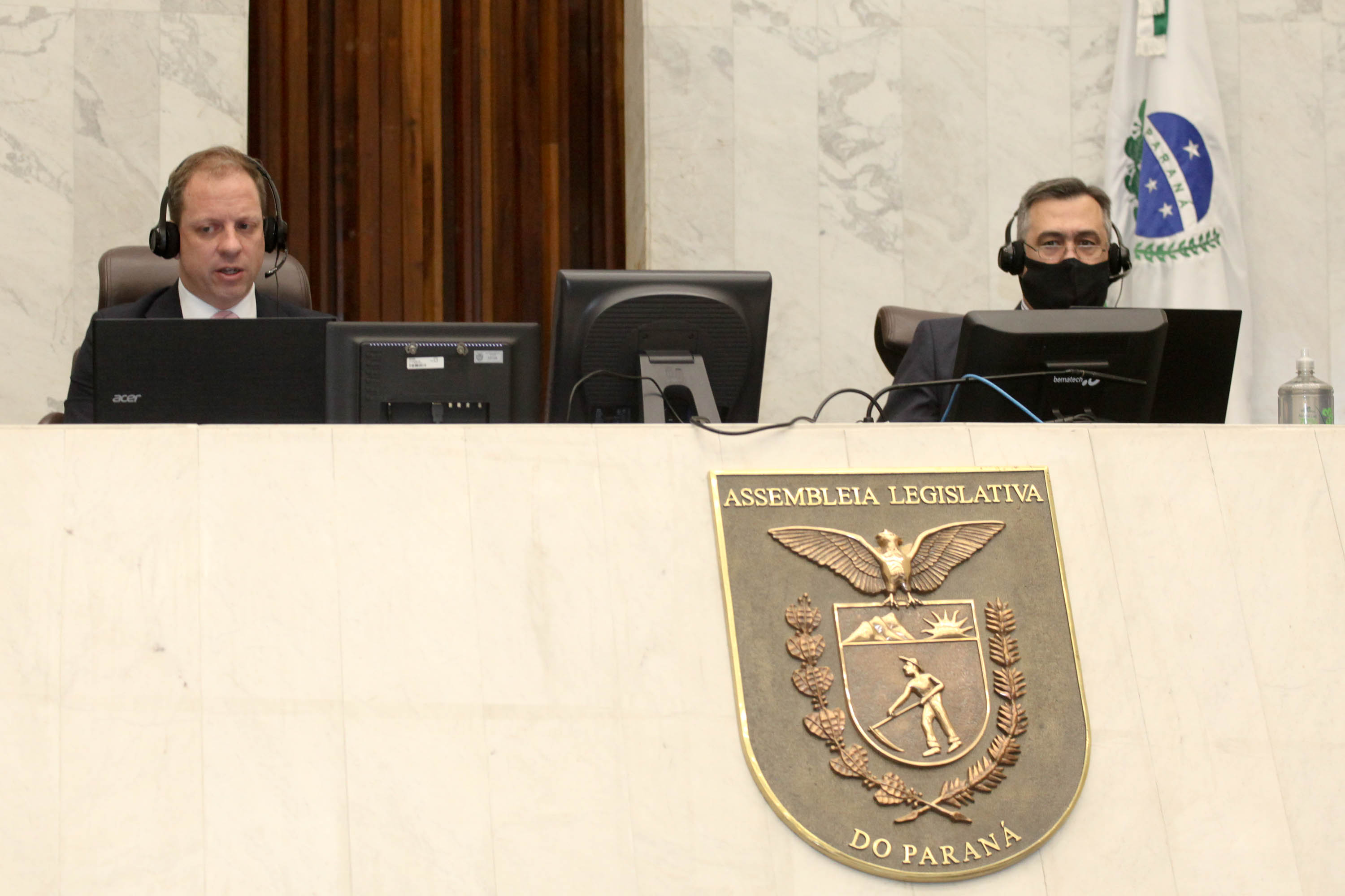 O secretário de Estado da Saúde, Beto Preto, apresentou o relatório de ações da pasta aos deputados estaduais em audiência pública na Assembleia Legislativa do Paraná (Alep), nesta terça-feira (6). Os destaques de investimentos e atividades realizadas foram as ações para o enfrentamento à pandemia pela Covid-19. Foto: Ari Dias/AEN