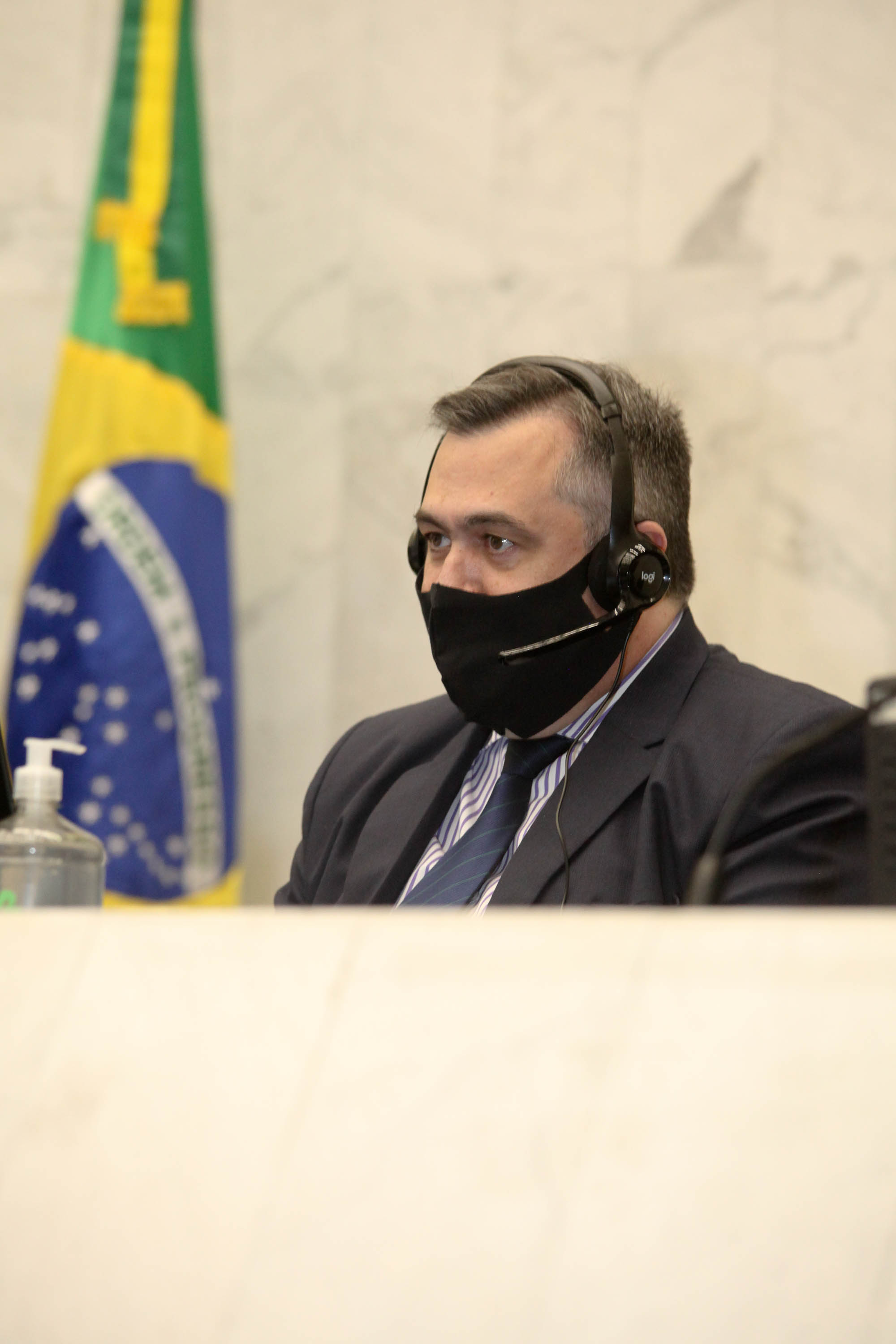 O secretário de Estado da Saúde, Beto Preto, apresentou o relatório de ações da pasta aos deputados estaduais em audiência pública na Assembleia Legislativa do Paraná (Alep), nesta terça-feira (6). Os destaques de investimentos e atividades realizadas foram as ações para o enfrentamento à pandemia pela Covid-19. Foto: Ari Dias/AEN