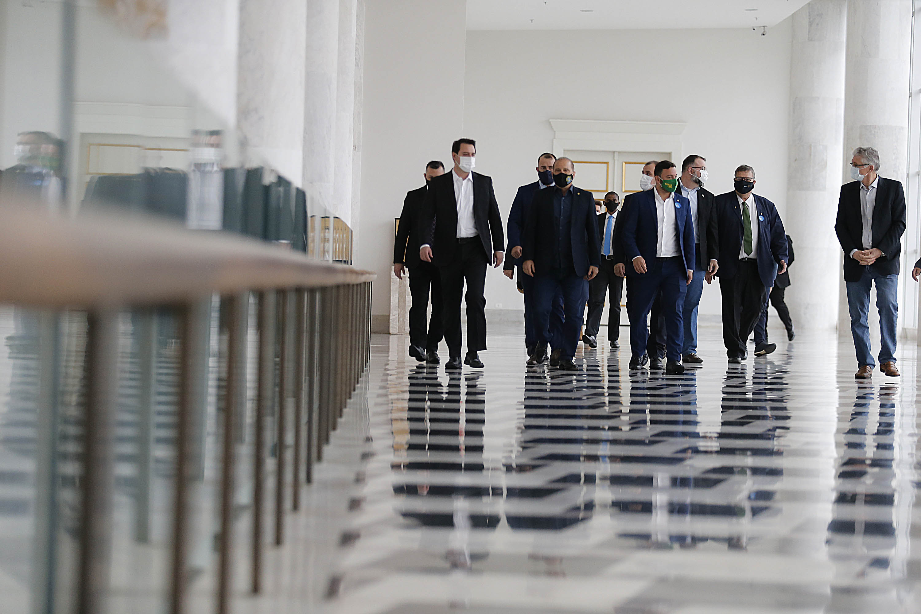 Curitiba-09-10-2020 - O governador Carlos Massa Ratinho Junior e o ministro da Cidadania, Onyx Lorenzoni, anunciam nesta sexta-feira mais um milhão e 800 mil reais para o Programa de Aquisição de Alimentos. A ação beneficia milhares de agricultores familiares locais e pessoas que se encontram em situação de vulnerabilidade social. Dos 399 municípios do Estado, 118 executam o PAA - Foto : Jonathan Campos / AEN