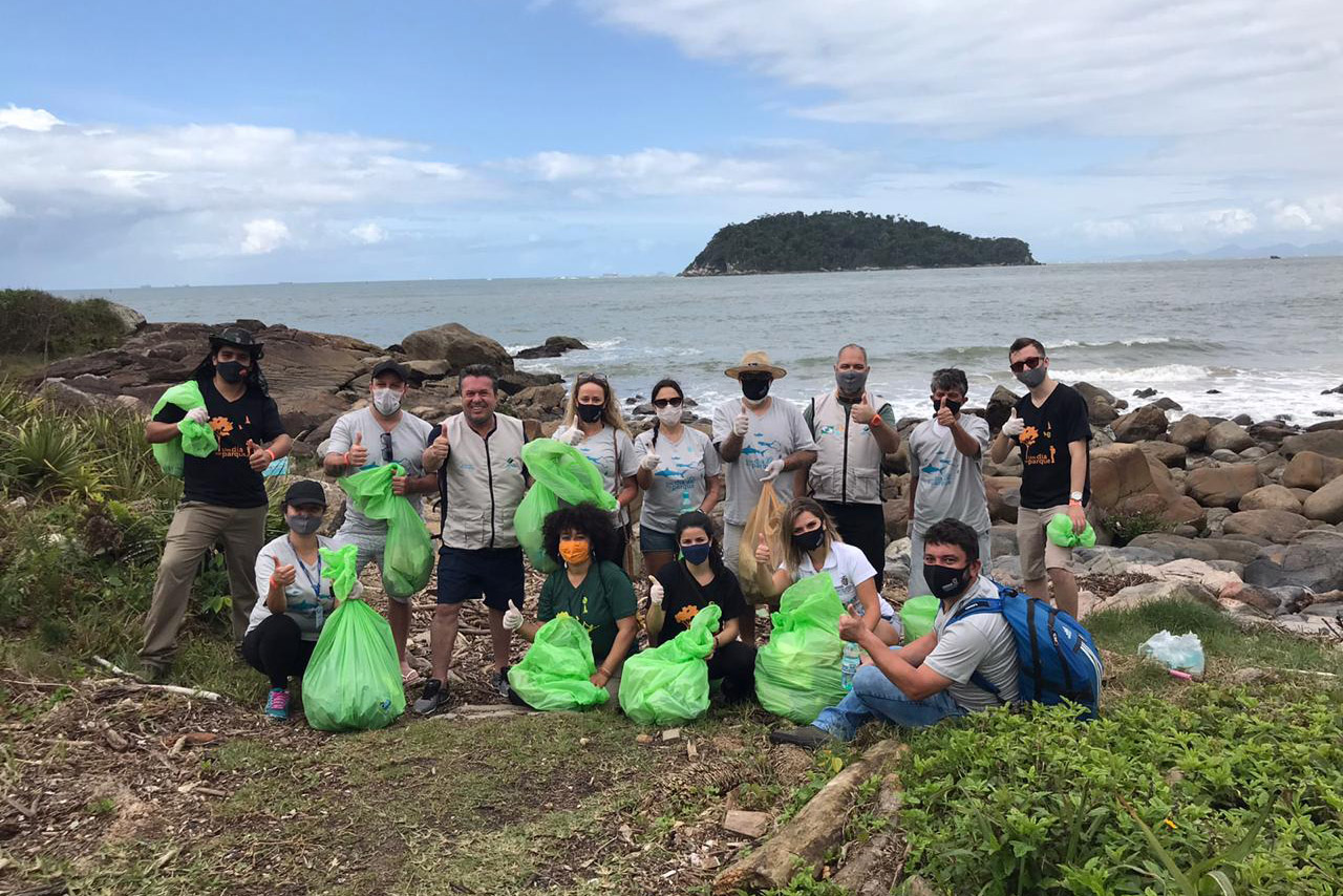 O projeto Um Dia no Parque começou neste domingo (18) em seis Unidades de Conservação (UCs) do Paraná, com atividades diferenciadas de conscientização ambiental. A ação é do Instituto Água e Terra (IAT), órgão vinculado à Secretaria de Estado do Desenvolvimento Sustentável e do Turismo, em parceria com a Rede Pró-UC, a Coalizão Pró-Unidades de Conservação e apoio da Águas Ouro Fino.