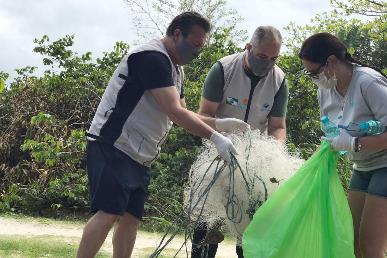 O projeto Um Dia no Parque começou neste domingo (18) em seis Unidades de Conservação (UCs) do Paraná, com atividades diferenciadas de conscientização ambiental. A ação é do Instituto Água e Terra (IAT), órgão vinculado à Secretaria de Estado do Desenvolvimento Sustentável e do Turismo, em parceria com a Rede Pró-UC, a Coalizão Pró-Unidades de Conservação e apoio da Águas Ouro Fino.