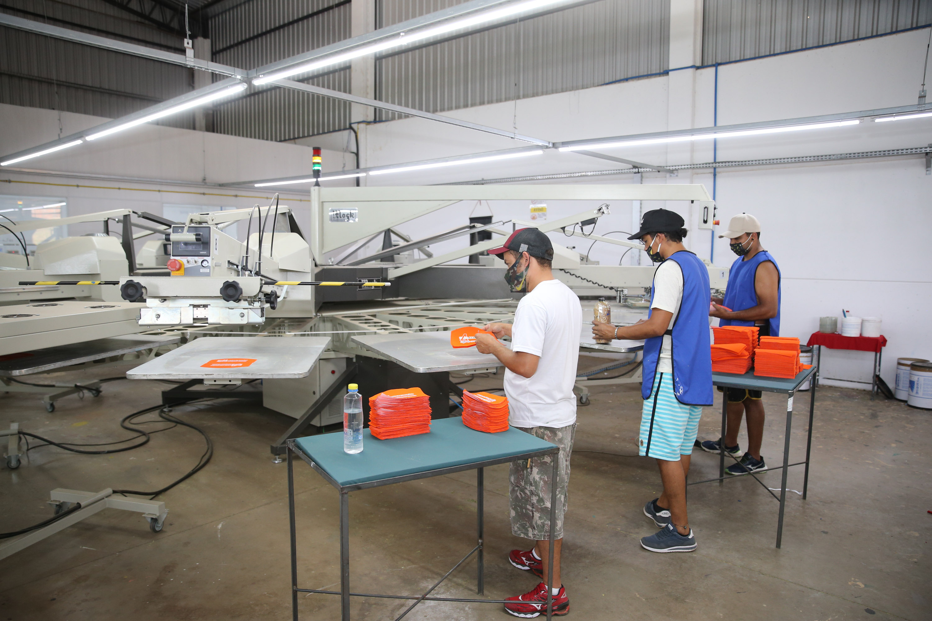 FEITO NO PARANA - Apucarana Capital do Bone. Empresa B2 Brindes.05/10/2020 - Foto: Geraldo Bubniak/AEN