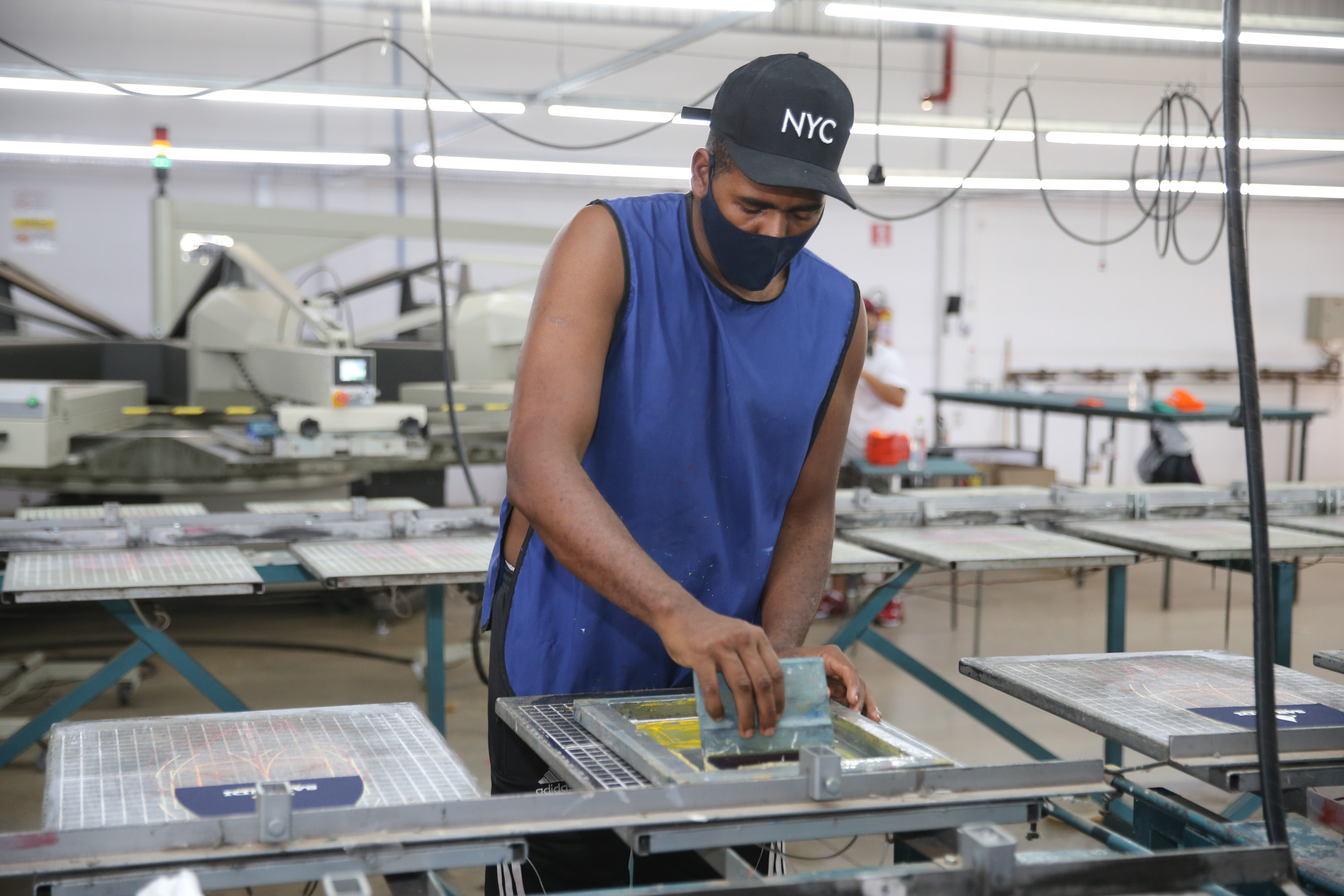 FEITO NO PARANA - Apucarana Capital do Bone. Empresa B2 Brindes.05/10/2020 - Foto: Geraldo Bubniak/AEN