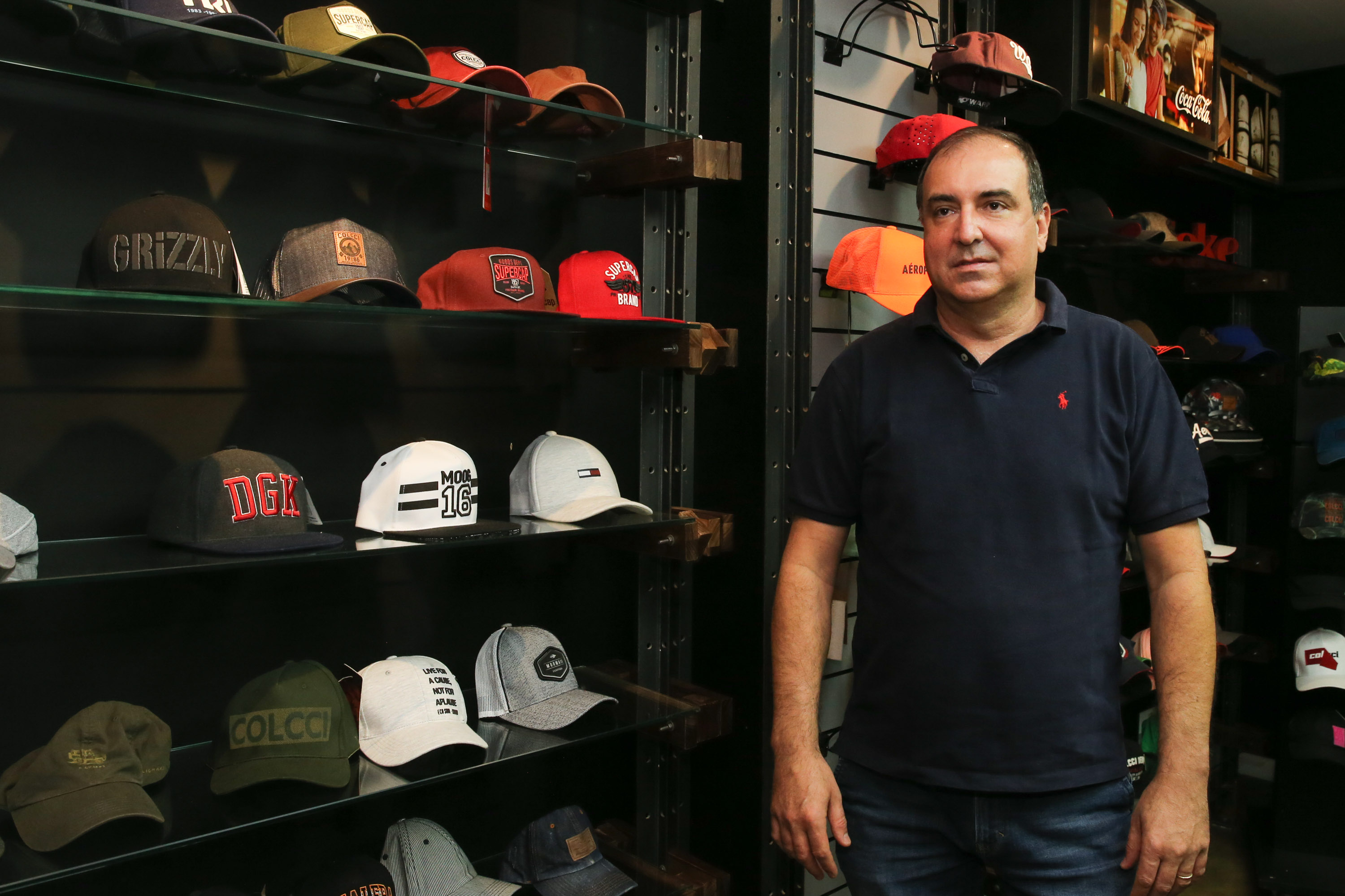 FEITO NO PARANA - Apucarana Capital do Bone.Blue Ocean Confecções em Apucarana - Diretor  Adeli Garcia Junior. 05/10/2020 - Foto: Geraldo Bubniak/AEN