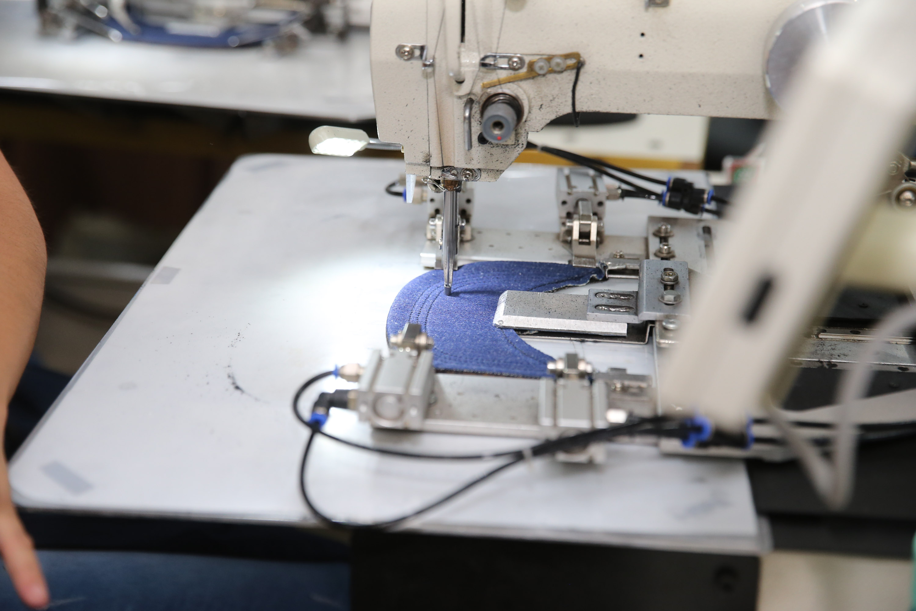 FEITO NO PARANA - Apucarana Capital do Bone.Blue Ocean Confecções em Apucarana05/10/2020 - Foto: Geraldo Bubniak/AEN