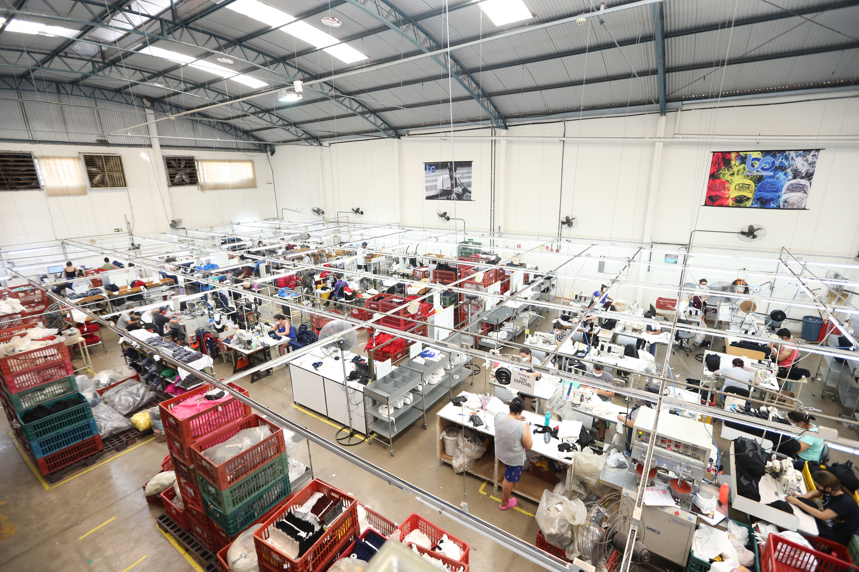 FEITO NO PARANA - Apucarana Capital do Bone.Blue Ocean Confecções em Apucarana05/10/2020 - Foto: Geraldo Bubniak/AEN