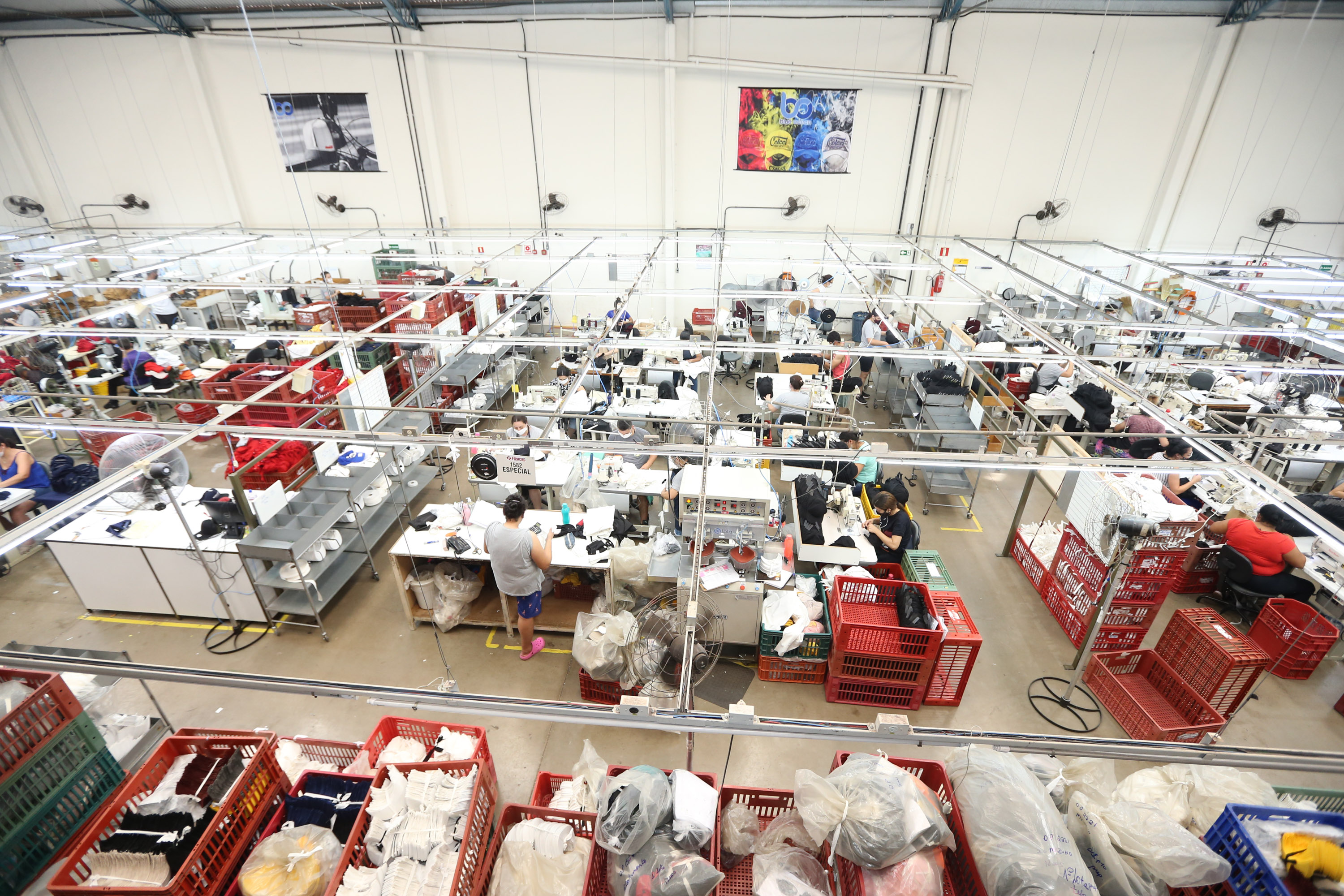 FEITO NO PARANA - Apucarana Capital do Bone.Blue Ocean Confecções em Apucarana05/10/2020 - Foto: Geraldo Bubniak/AEN