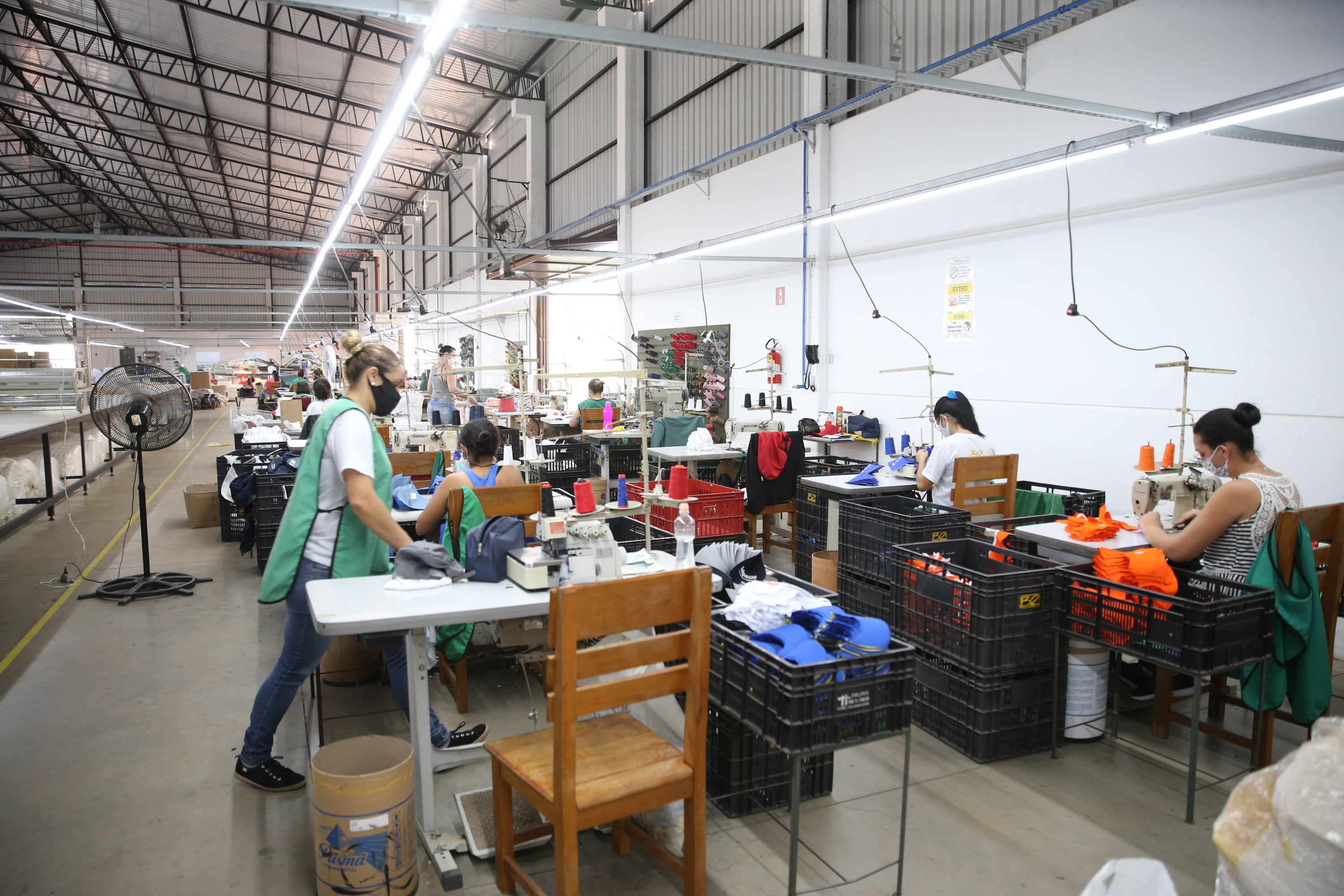 FEITO NO PARANA - Apucarana Capital do Bone. Empresa B2 Brindes.05/10/2020 - Foto: Geraldo Bubniak/AEN