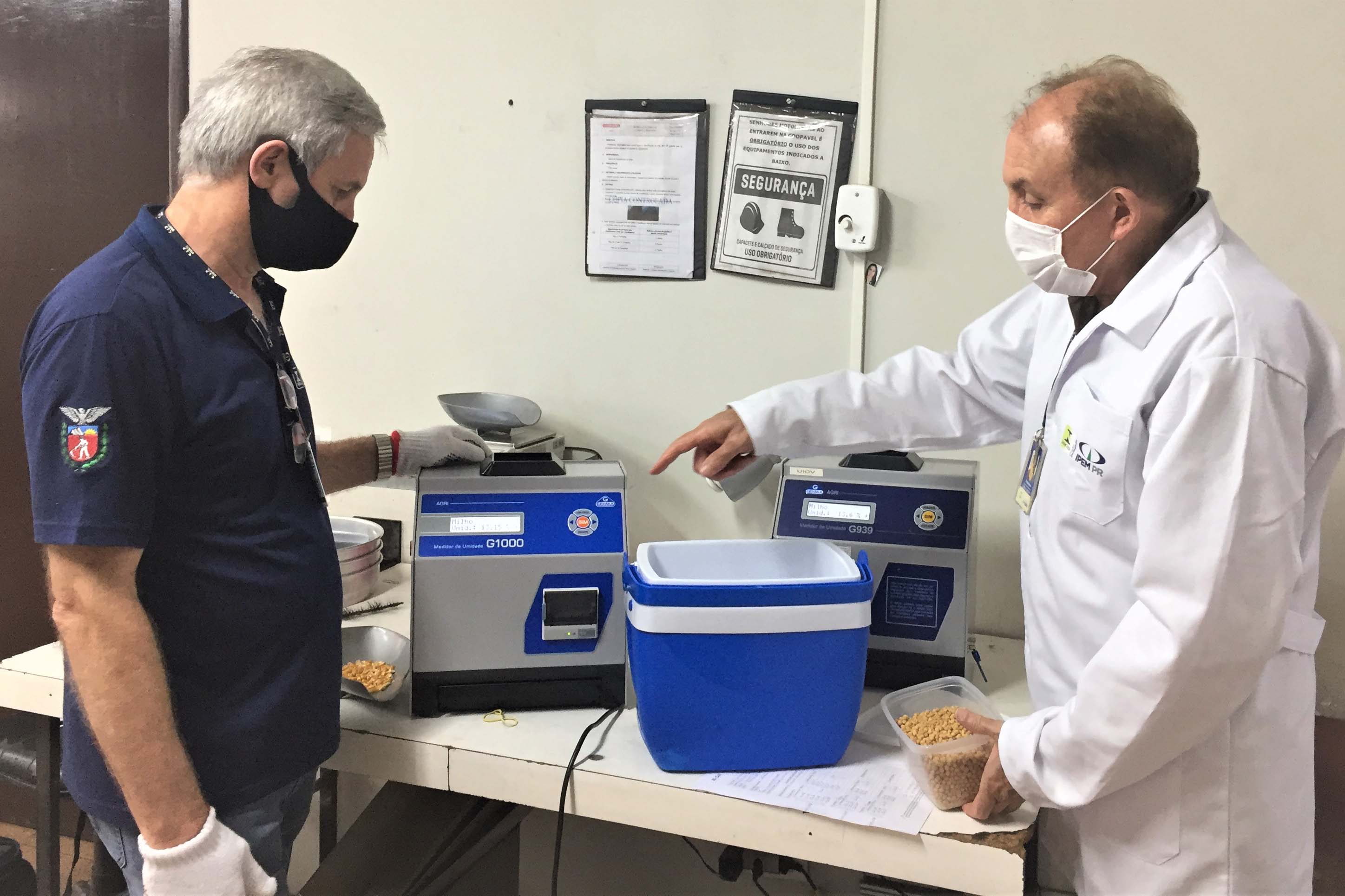 IPEM-PR verifica medidores de umidade de grãos em cooperativas e moinhos. Foto: Ipem
