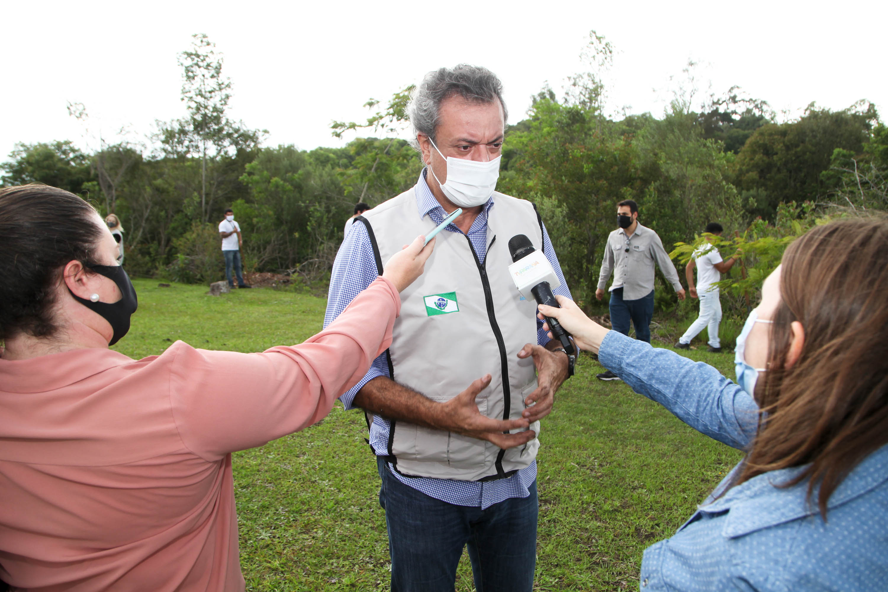 Governo do Estado faz plantio de mudas de araucária. Foto: Ari Dias/AEN