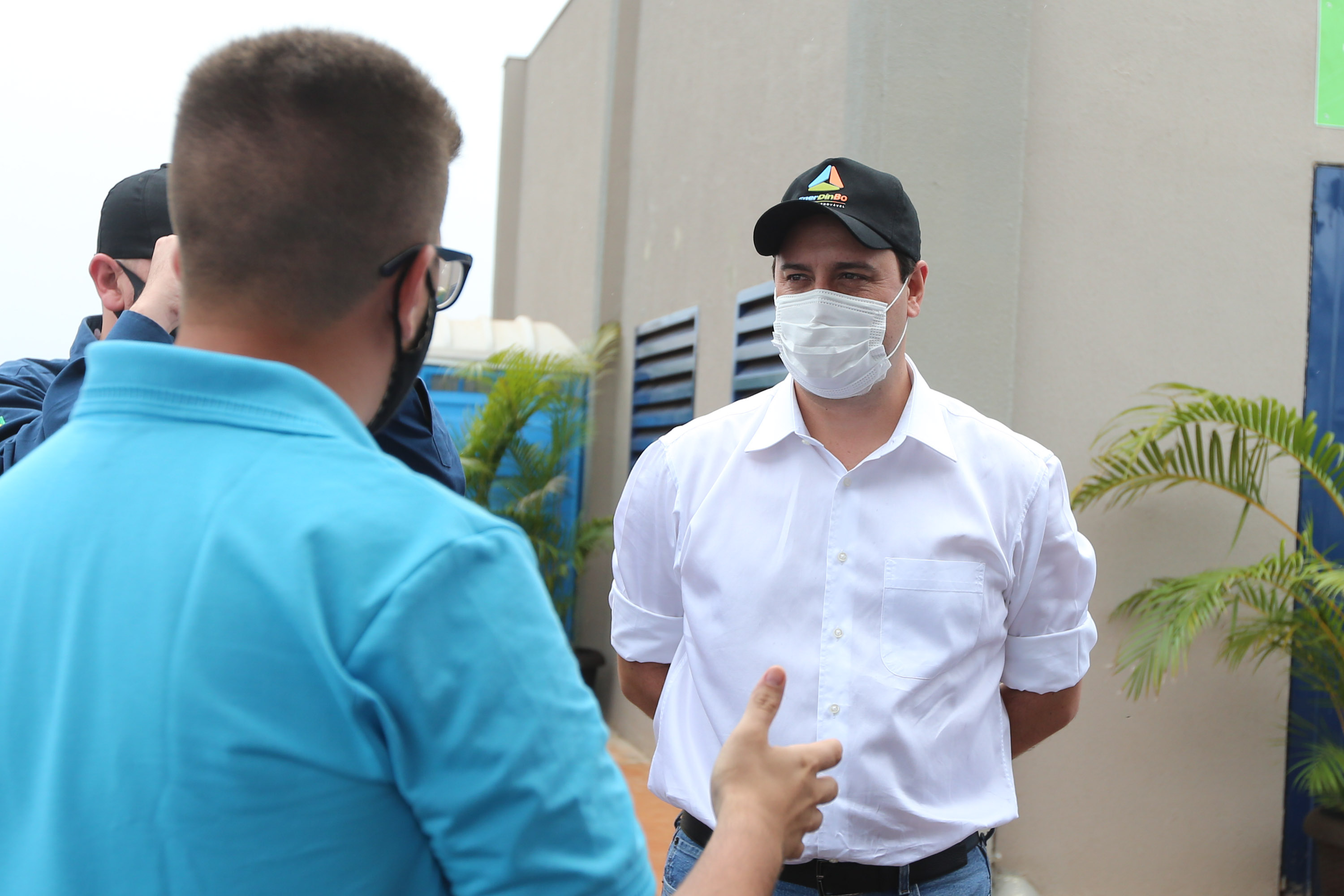 O governador Carlos Massa Ratinho Junior participa nesta quinta-feira (29) da inauguração da usina híbrida EnerDinBo, em Ouro Verde do Oeste. A geradora utilizará a luz do sol e dejetos da suinocultura para produzir energia elétrica. O investimento privado foi de R$ 12 milhões.Ouro Verde do Oeste, 29/10/2020 - Foto: Geraldo Bubniak/AEN