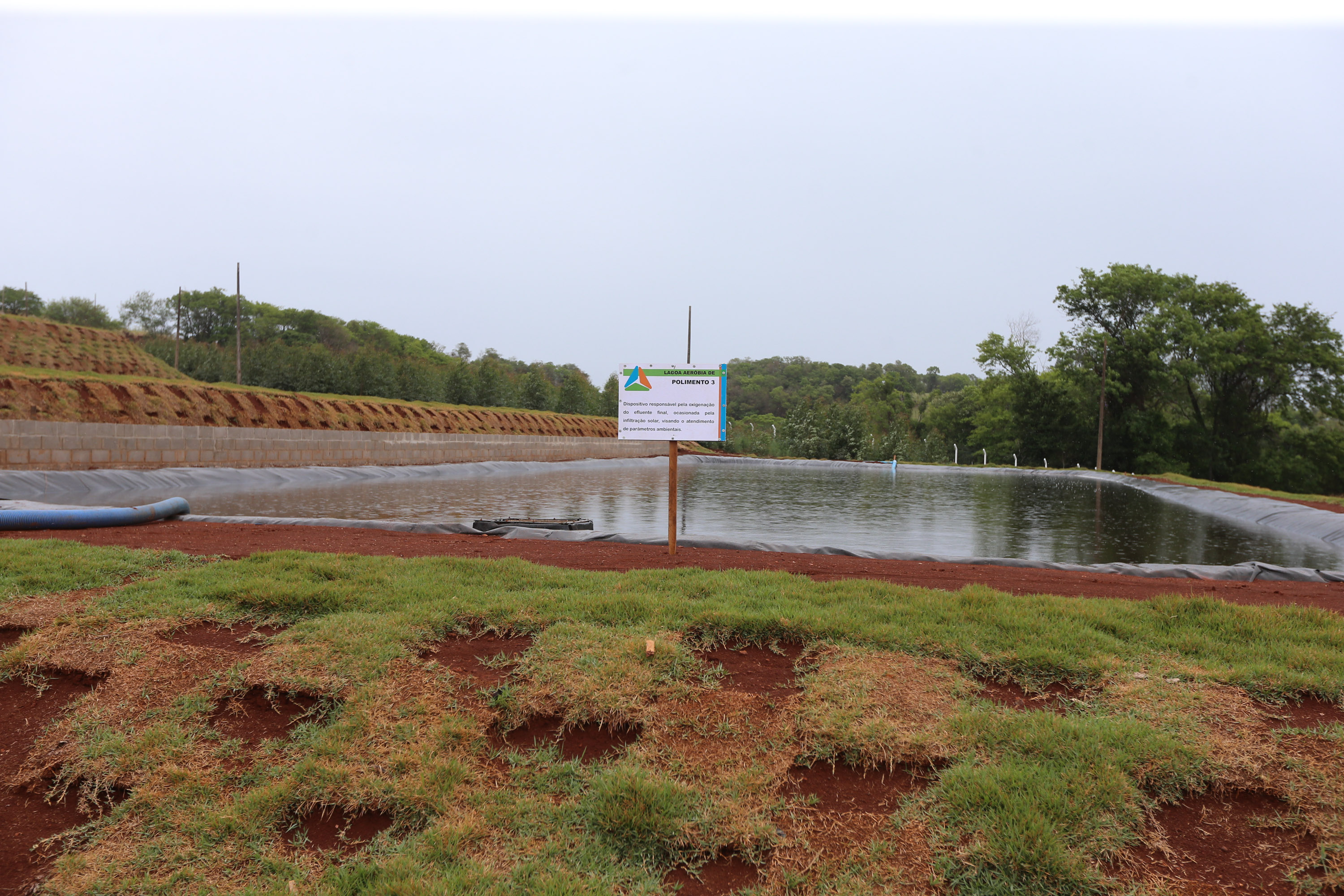 O governador Carlos Massa Ratinho Junior participa nesta quinta-feira (29) da inauguração da usina híbrida EnerDinBo, em Ouro Verde do Oeste. A geradora utilizará a luz do sol e dejetos da suinocultura para produzir energia elétrica. O investimento privado foi de R$ 12 milhões.Ouro Verde do Oeste, 29/10/2020 - Foto: Geraldo Bubniak/AEN