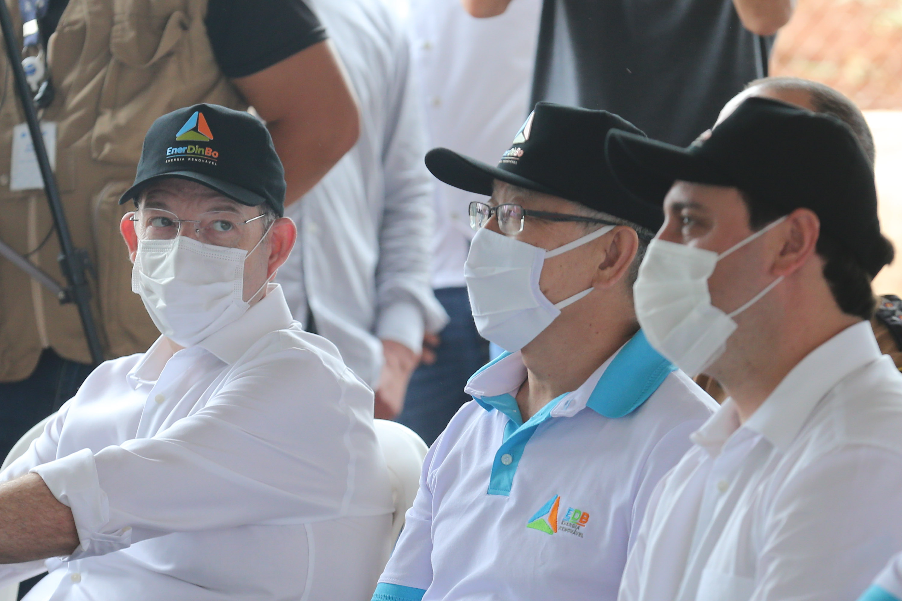 O governador Carlos Massa Ratinho Junior participa nesta quinta-feira (29) da inauguração da usina híbrida EnerDinBo, em Ouro Verde do Oeste. A geradora utilizará a luz do sol e dejetos da suinocultura para produzir energia elétrica. O investimento privado foi de R$ 12 milhões.Ouro Verde do Oeste, 29/10/2020 - Foto: Geraldo Bubniak/AEN