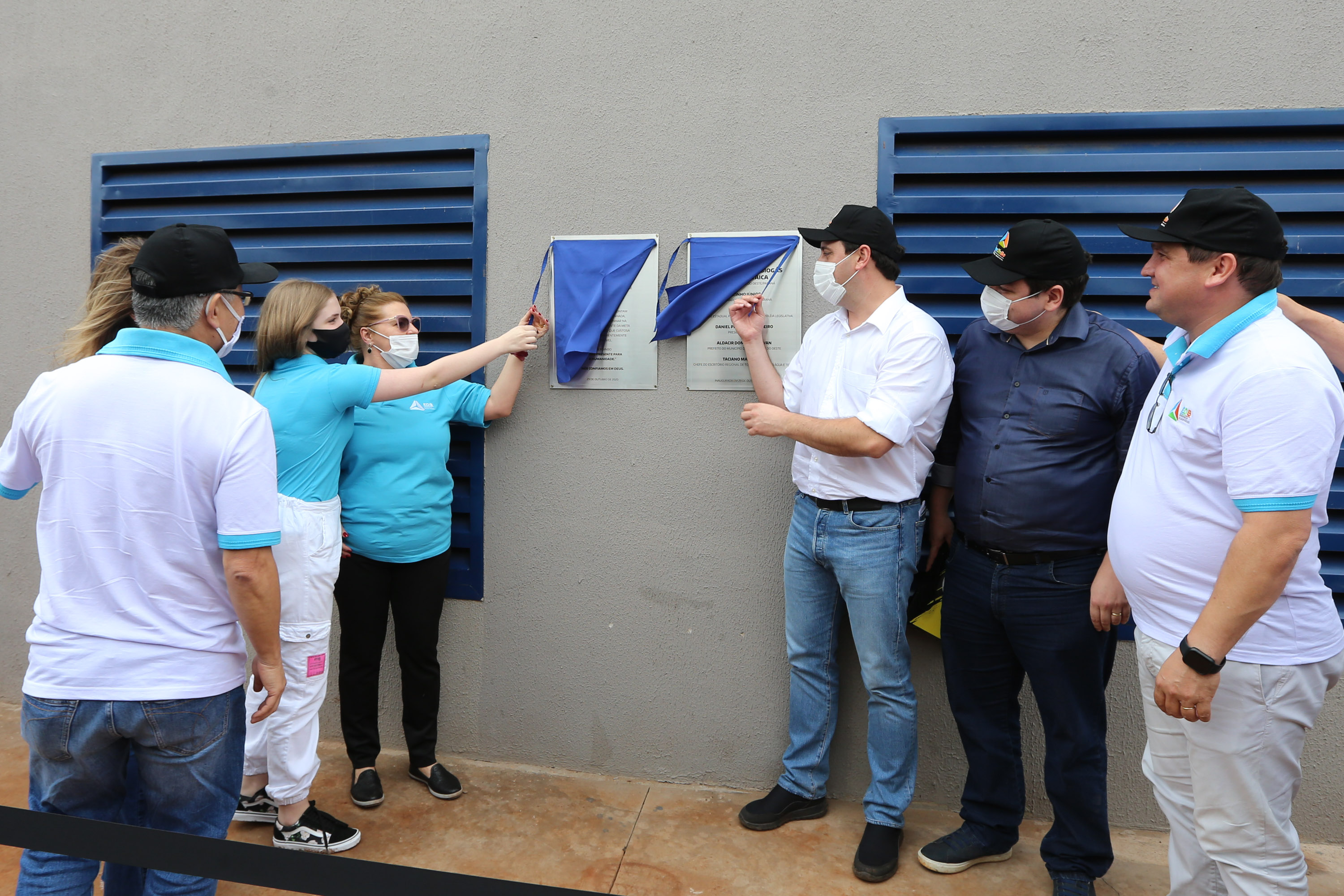 O governador Carlos Massa Ratinho Junior participa nesta quinta-feira (29) da inauguração da usina híbrida EnerDinBo, em Ouro Verde do Oeste. A geradora utilizará a luz do sol e dejetos da suinocultura para produzir energia elétrica. O investimento privado foi de R$ 12 milhões.Ouro Verde do Oeste, 29/10/2020 - Foto: Geraldo Bubniak/AEN