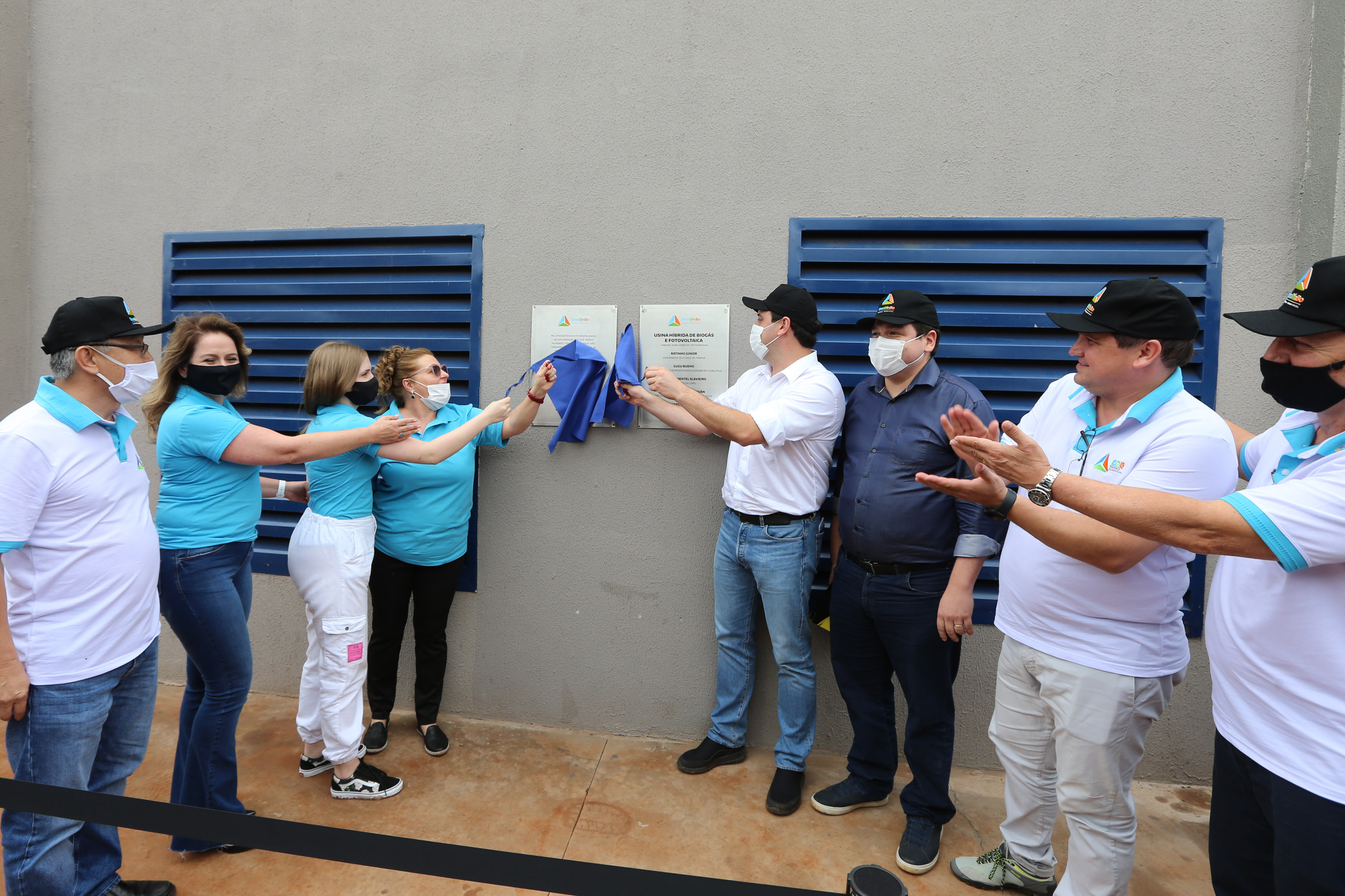 O governador Carlos Massa Ratinho Junior participa nesta quinta-feira (29) da inauguração da usina híbrida EnerDinBo, em Ouro Verde do Oeste. A geradora utilizará a luz do sol e dejetos da suinocultura para produzir energia elétrica. O investimento privado foi de R$ 12 milhões.Ouro Verde do Oeste, 29/10/2020 - Foto: Geraldo Bubniak/AEN
