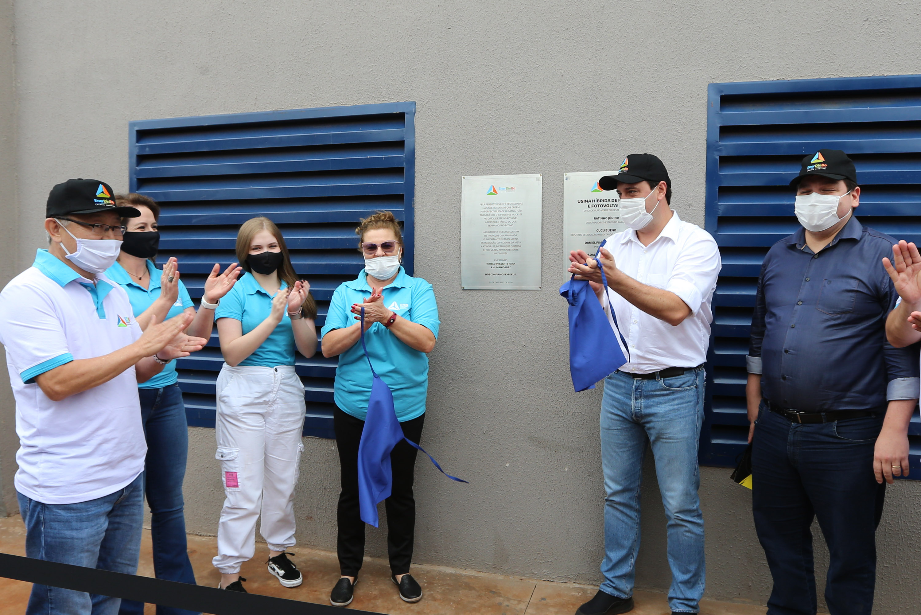 O governador Carlos Massa Ratinho Junior participa nesta quinta-feira (29) da inauguração da usina híbrida EnerDinBo, em Ouro Verde do Oeste. A geradora utilizará a luz do sol e dejetos da suinocultura para produzir energia elétrica. O investimento privado foi de R$ 12 milhões.Ouro Verde do Oeste, 29/10/2020 - Foto: Geraldo Bubniak/AEN