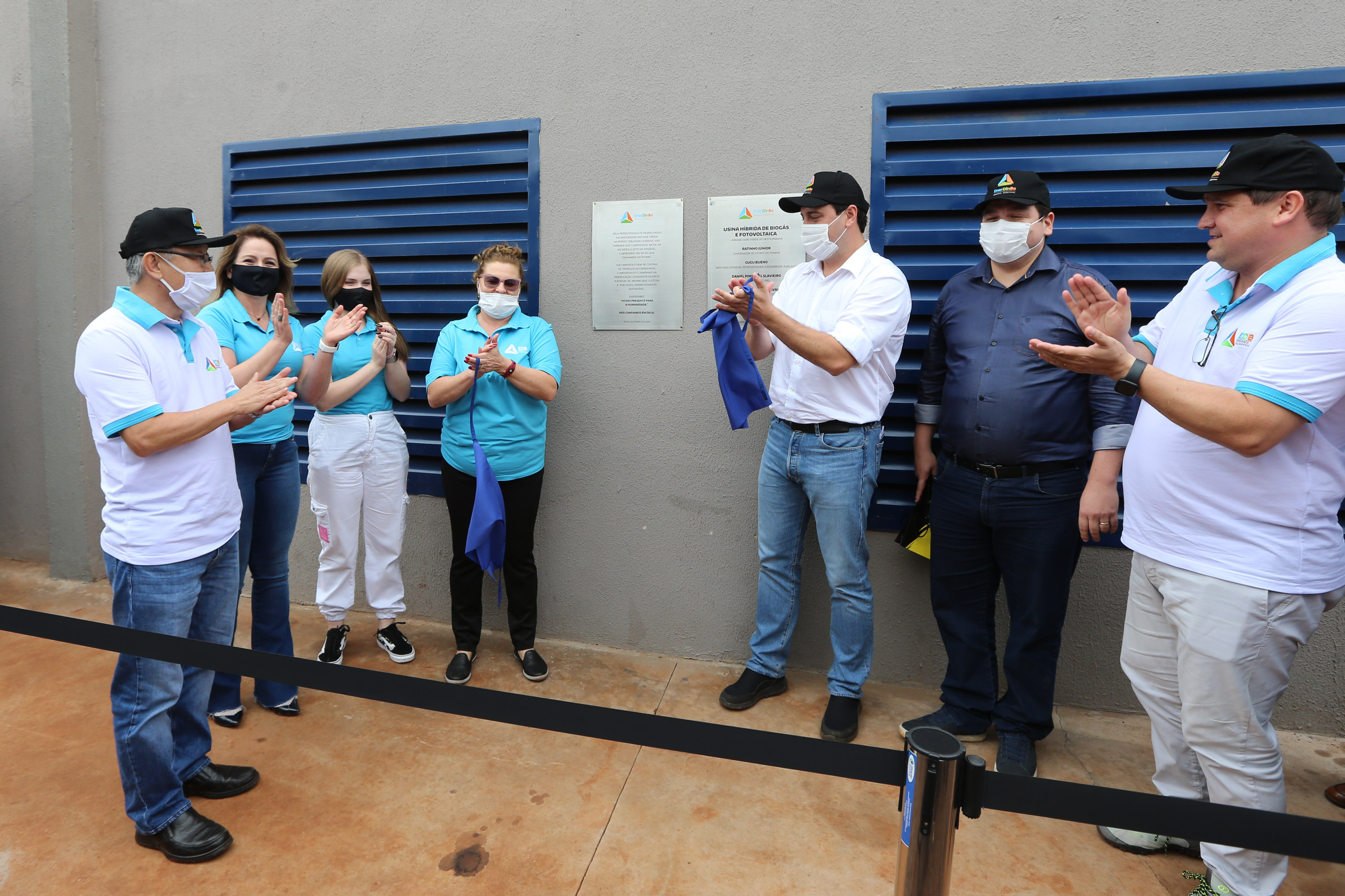 O governador Carlos Massa Ratinho Junior participa nesta quinta-feira (29) da inauguração da usina híbrida EnerDinBo, em Ouro Verde do Oeste. A geradora utilizará a luz do sol e dejetos da suinocultura para produzir energia elétrica. O investimento privado foi de R$ 12 milhões.Ouro Verde do Oeste, 29/10/2020 - Foto: Geraldo Bubniak/AEN