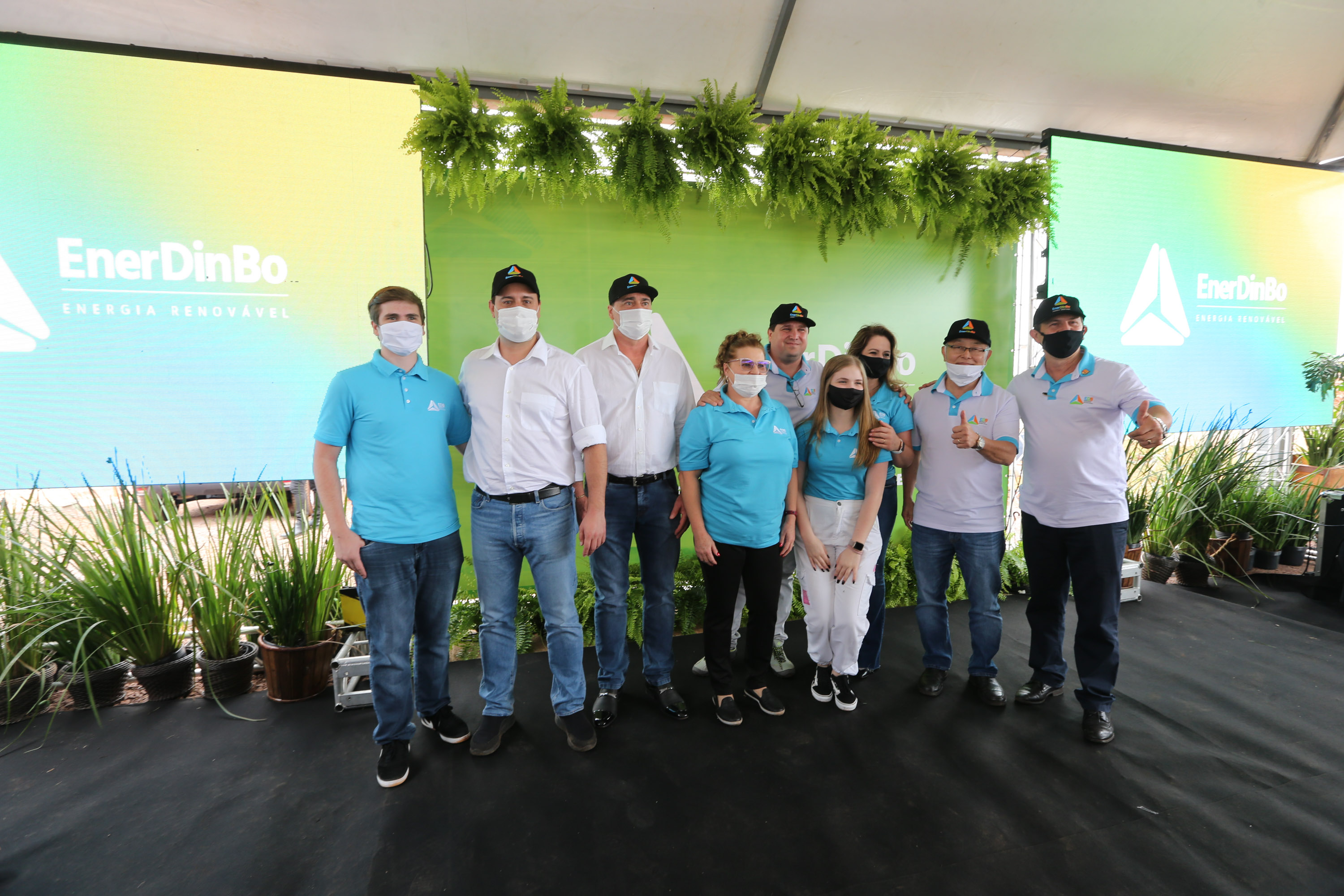 O governador Carlos Massa Ratinho Junior participa nesta quinta-feira (29) da inauguração da usina híbrida EnerDinBo, em Ouro Verde do Oeste. A geradora utilizará a luz do sol e dejetos da suinocultura para produzir energia elétrica. O investimento privado foi de R$ 12 milhões.Ouro Verde do Oeste, 29/10/2020 - Foto: Geraldo Bubniak/AEN