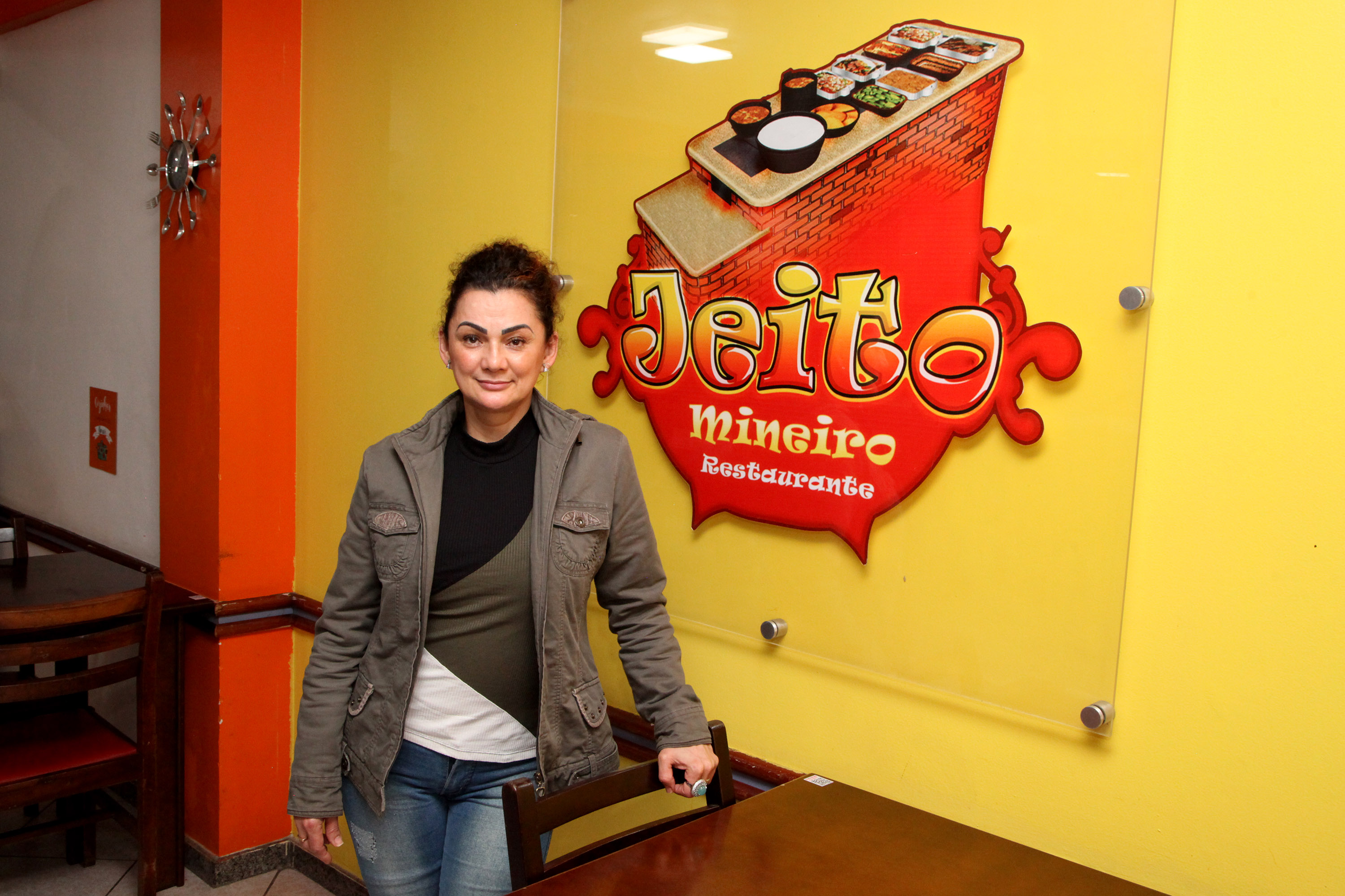 Segundo Maria Lopes Bonamigo, uma das proprietárias do Jeito Mineiro, o crédito
ajudou a criar uma nova linha de produtos congelados, que será vendida em mercados e

também pela internet.Foto: Ari Dias/AEN