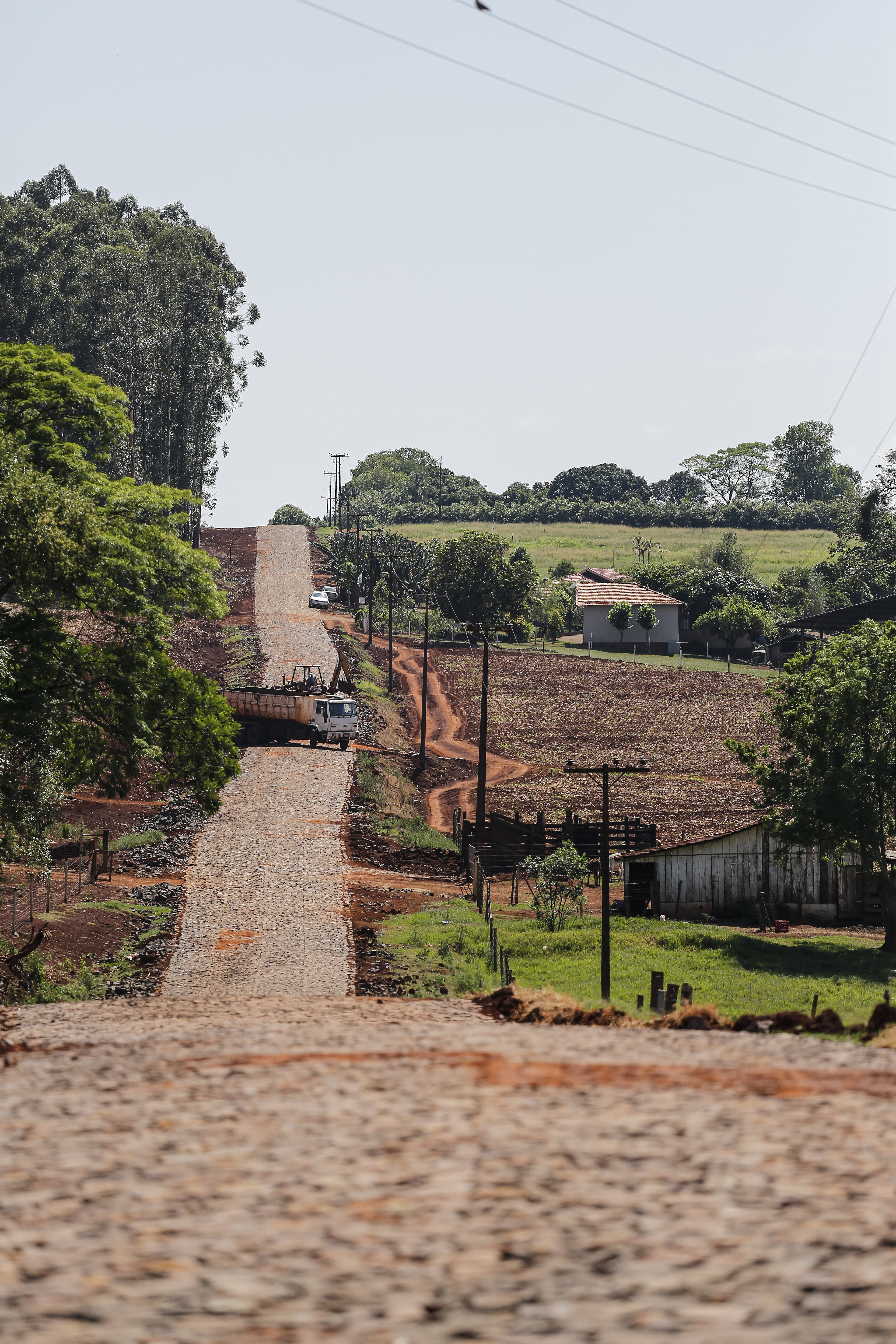 Maripá - 21-10-2020 - Pavimentação da Estrada Municipal MR 200 em Maripá - Foto : Jonathan Campos / AEN