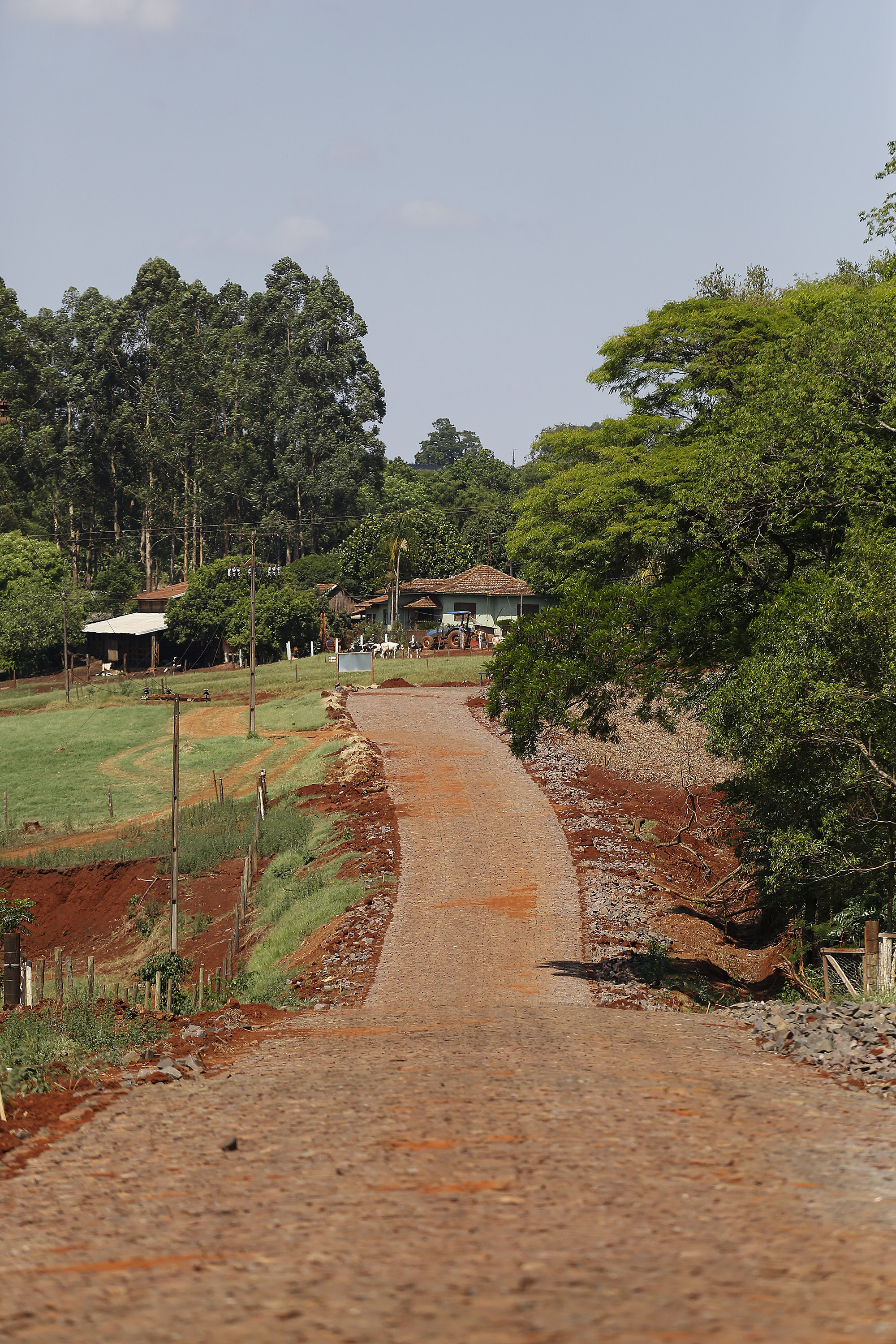 Maripá - 21-10-2020 - Pavimentação da Estrada Municipal MR 200 em Maripá - Foto : Jonathan Campos / AEN