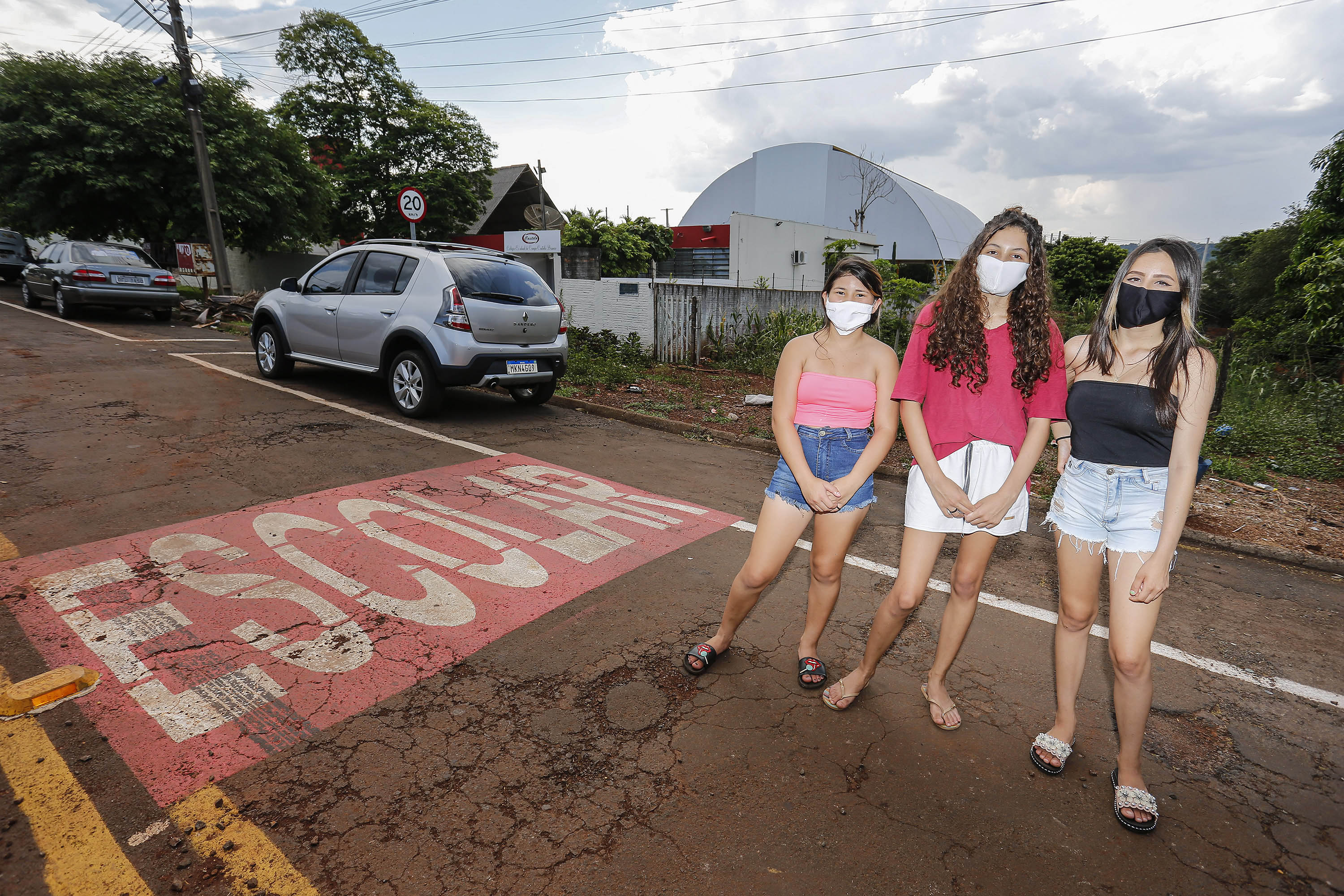 São Miguel do Iguaçu - 21-10-2020 - Ginasio do Colegio Estadual Campo Castelo Branco - Personagem Yasmim Quevedo dos Santos, Maria Luiza da Silva e Katyele Caetano - Foto : Jonathan Campos / AEN