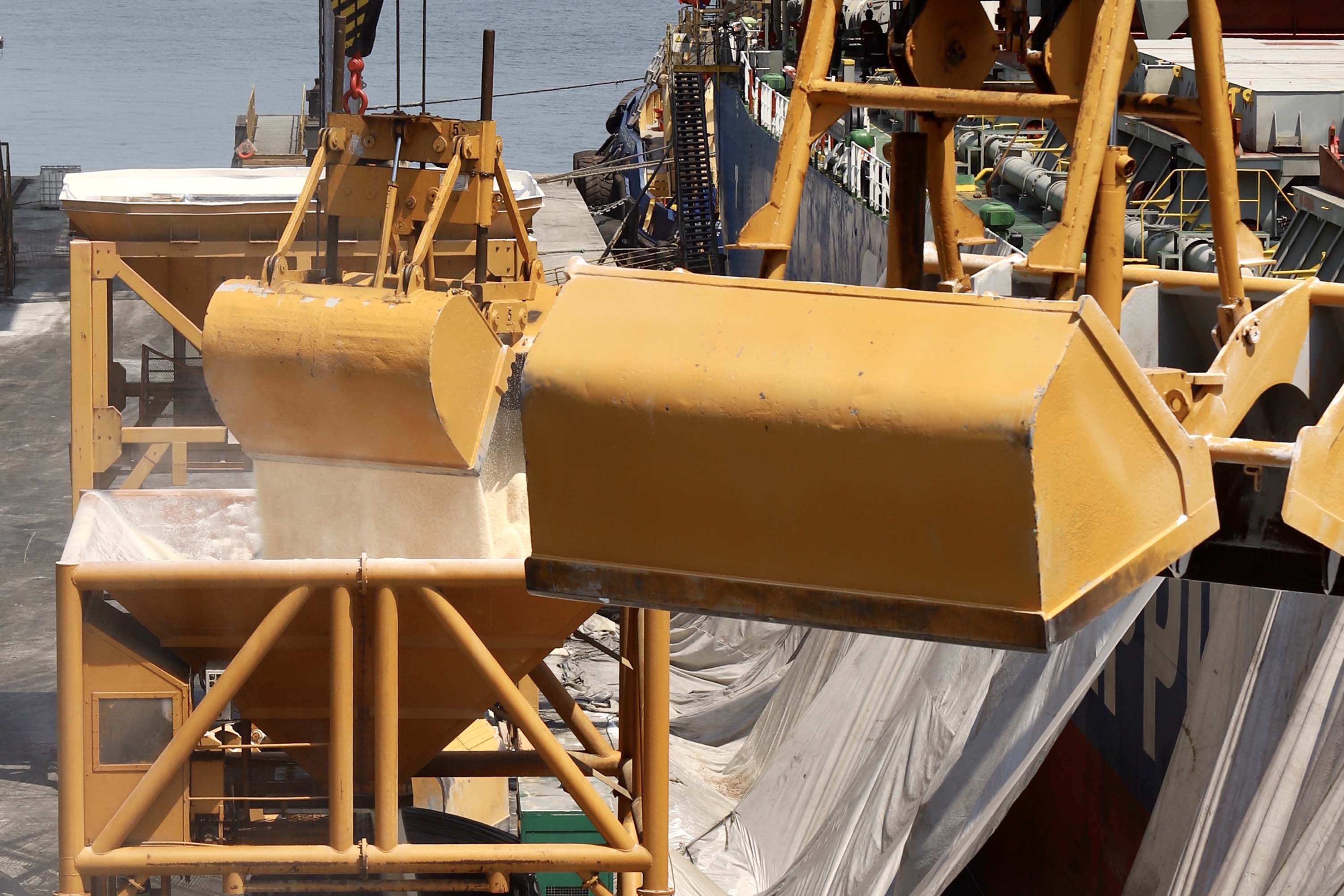 Movimento de dez meses indica novo recorde dos portos do Paraná neste ano