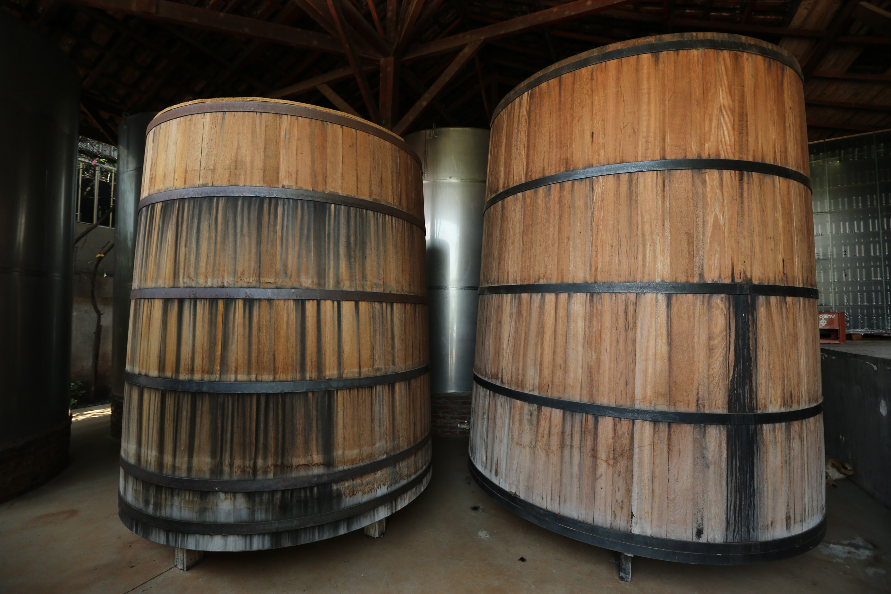 FEITO NO PARANA - Cachaça Companheira Melhor Cachaça Extra Premium do Brasil. Eleita pelo IV Ranking da Cúpula da Cachaça. Considerada a Cachaça do ano de 2020 por atingir a maior pontuação entre todas as 50 finalistas do Ranking.Jandaia do Sul - 06/10/2020 - Foto: Geraldo Bubniak/AEN