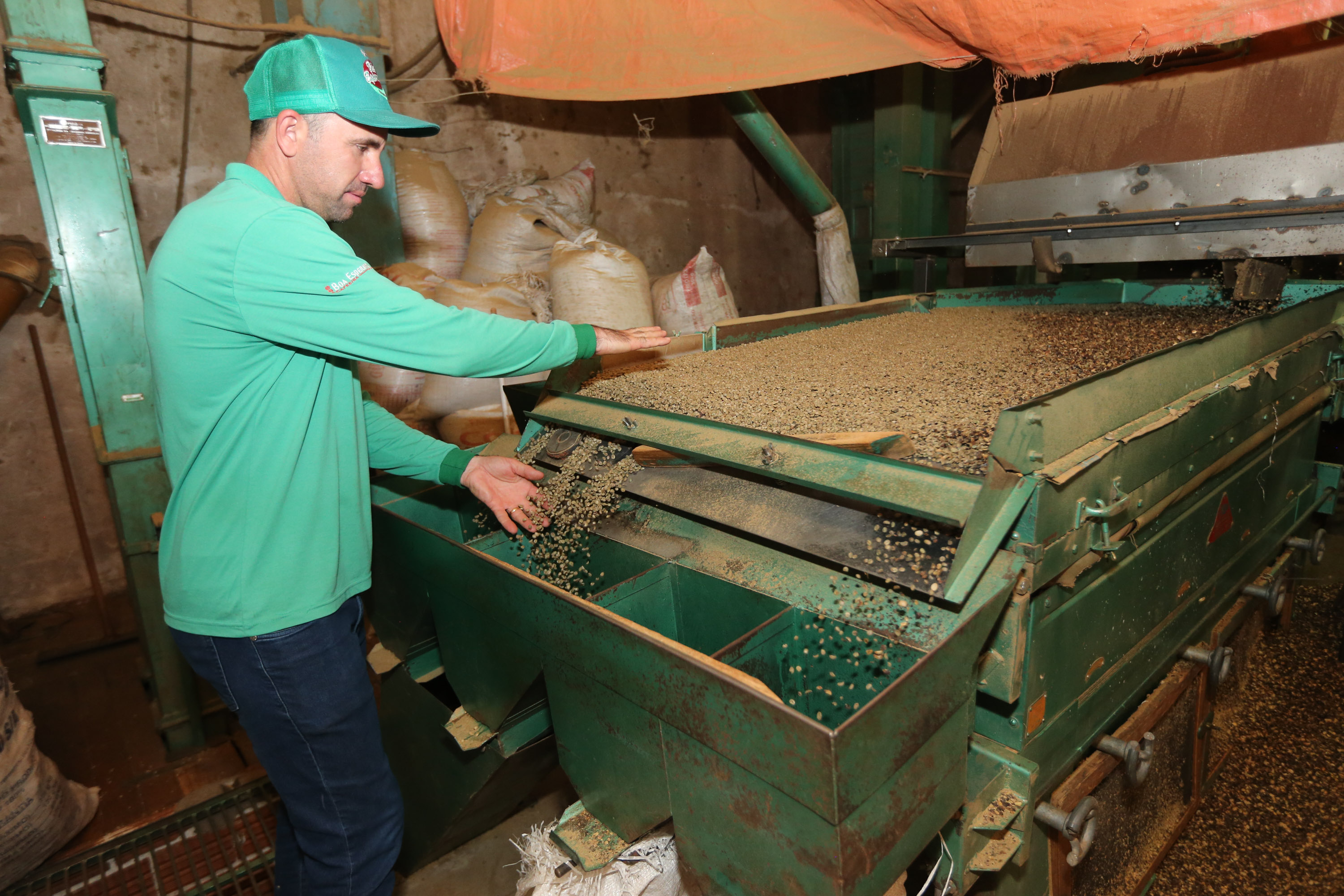 FEITO NO PARANA - Fabrica do Café Bela Esperança da cidade de Mandaguari. Na foto, Fernando Lopes diretor.06/10/2020 - Foto: Geraldo Bubniak/AEN