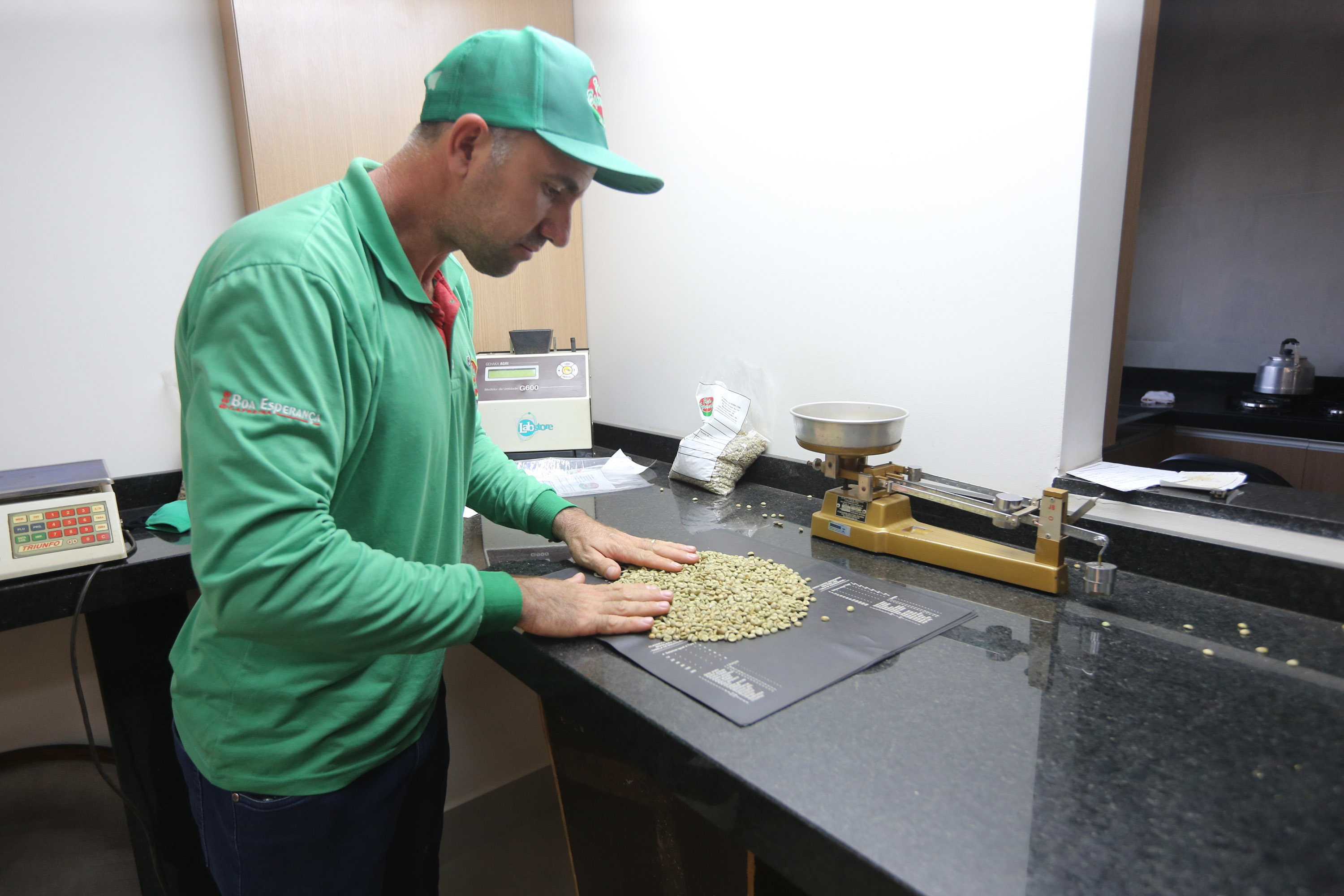 FEITO NO PARANA - Fabrica do Café Bela Esperança da cidade de Mandaguari. Na foto, Fernando Lopes diretor.06/10/2020 - Foto: Geraldo Bubniak/AEN