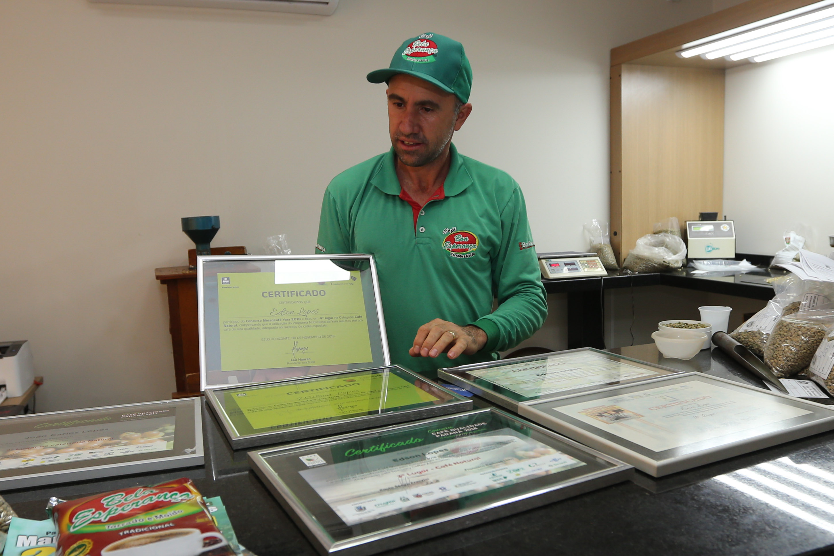 FEITO NO PARANA - Fabrica do Café Bela Esperança da cidade de Mandaguari. Na foto, Fernando Lopes diretor.06/10/2020 - Foto: Geraldo Bubniak/AEN