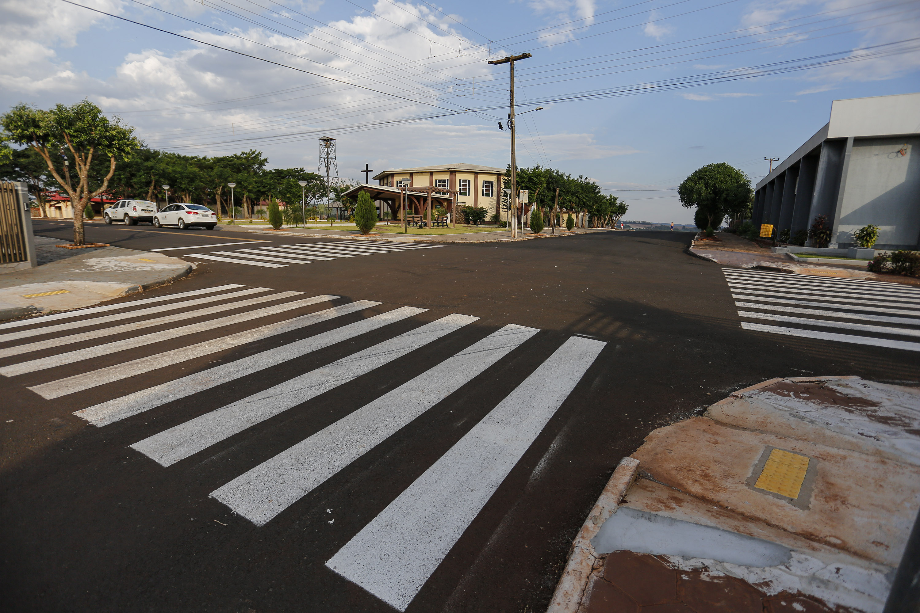 Missal - 21-10-2020 - Pavimentação asfaltica no distrito de Dom Armando em Missal- Foto : Jonathan Campos / AEN