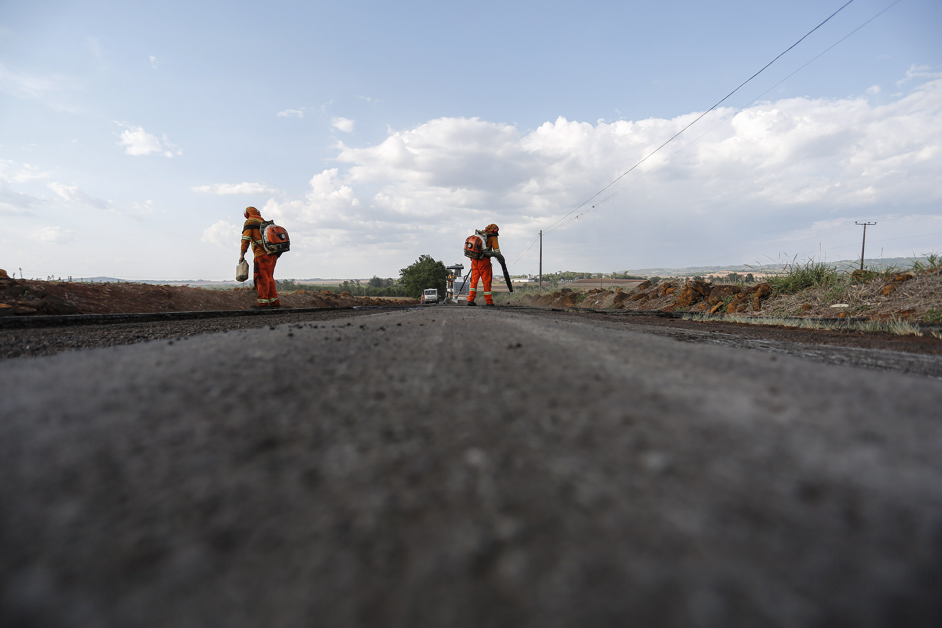 Missal - 21-10-2020 - Recape asfáltico na PR 495 em Missal - Foto : Jonathan Campos / AEN