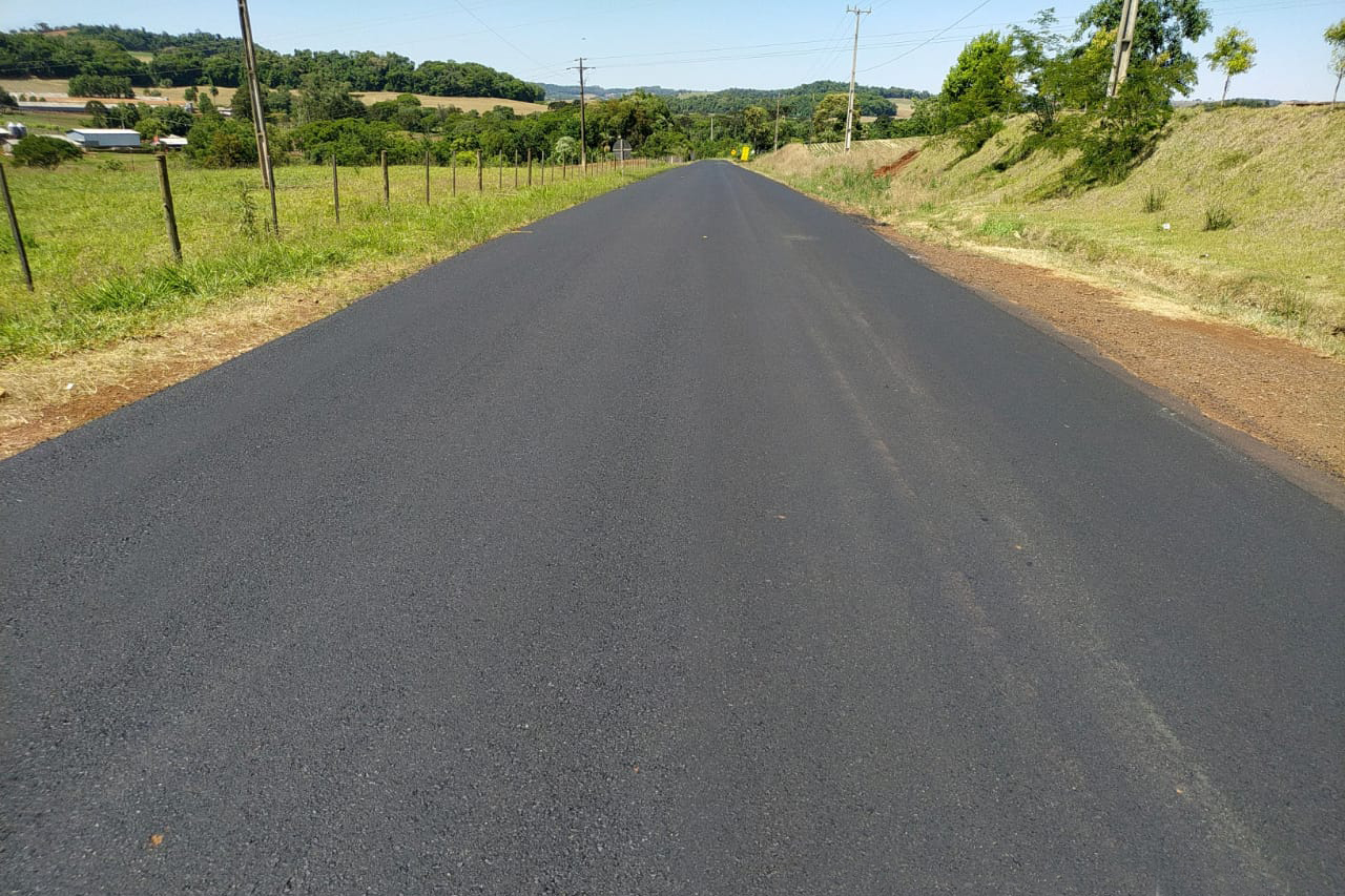 Serviços de conservação entre Dois Vizinhos e Cruzeiro do Iguaçu. Foto:DER
