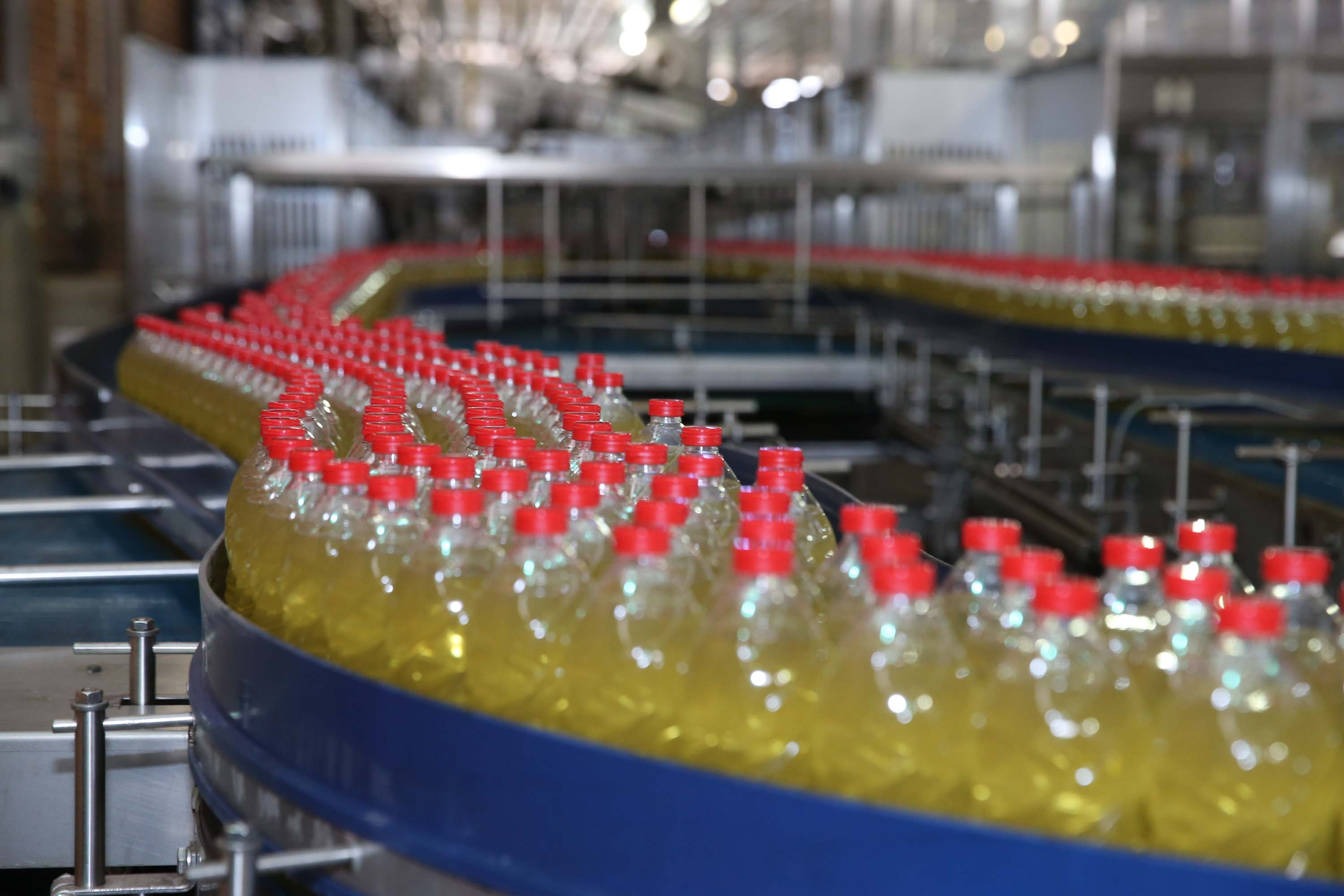 Feito no parana Coamo FEITO NO PARANA - Coamo cooperativa agro-industrial , a maior cooperativa da América Latina, com sede em Campo Mourão. Tem na linha alimentícia as marcas Primê, Sollus, Dualis e Anniela produz óleo de soja refinado, café torrado e moído, margarinas, farinha de trigo e gordura vegetal hidrogenada. 09/10/2020 - Foto: Geraldo Bubniak/AEN