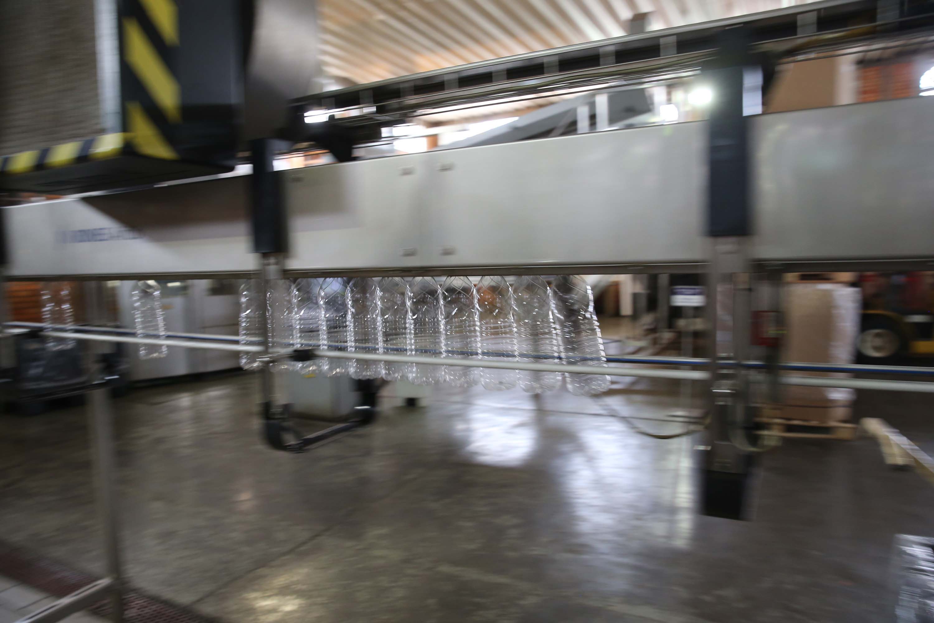 Feito no parana Coamo FEITO NO PARANA - Coamo cooperativa agro-industrial , a maior cooperativa da América Latina, com sede em Campo Mourão. Tem na linha alimentícia as marcas Primê, Sollus, Dualis e Anniela produz óleo de soja refinado, café torrado e moído, margarinas, farinha de trigo e gordura vegetal hidrogenada. 09/10/2020 - Foto: Geraldo Bubniak/AEN