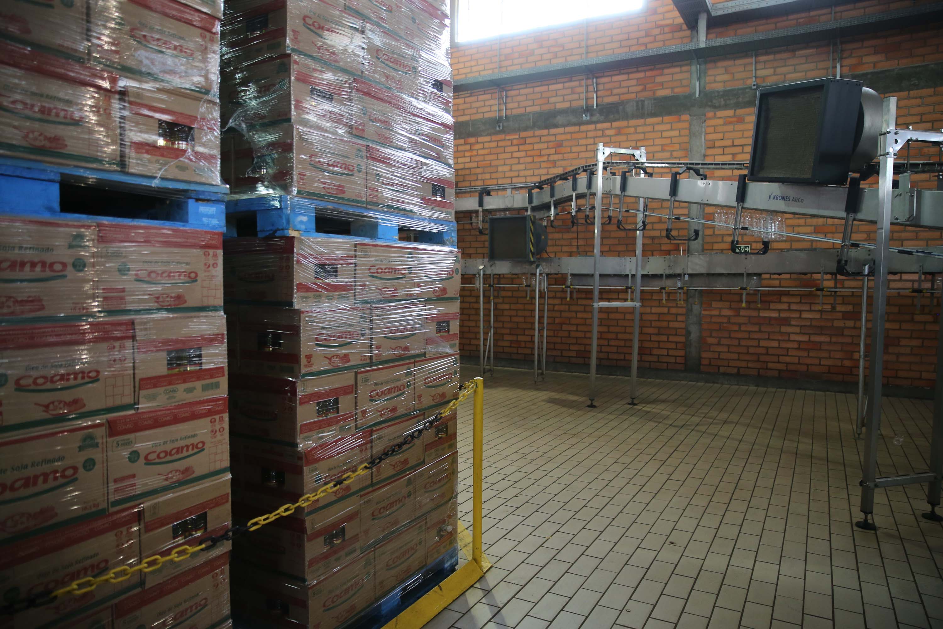 Feito no parana Coamo FEITO NO PARANA - Coamo cooperativa agro-industrial , a maior cooperativa da América Latina, com sede em Campo Mourão. Tem na linha alimentícia as marcas Primê, Sollus, Dualis e Anniela produz óleo de soja refinado, café torrado e moído, margarinas, farinha de trigo e gordura vegetal hidrogenada. 09/10/2020 - Foto: Geraldo Bubniak/AEN