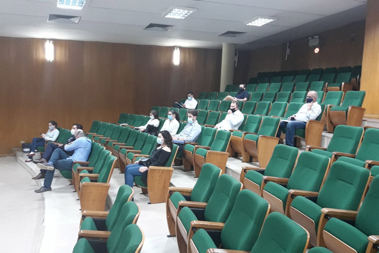 Duas empresas disputam a concessão do ferry-boat de Guaratuba
. Foto:DER