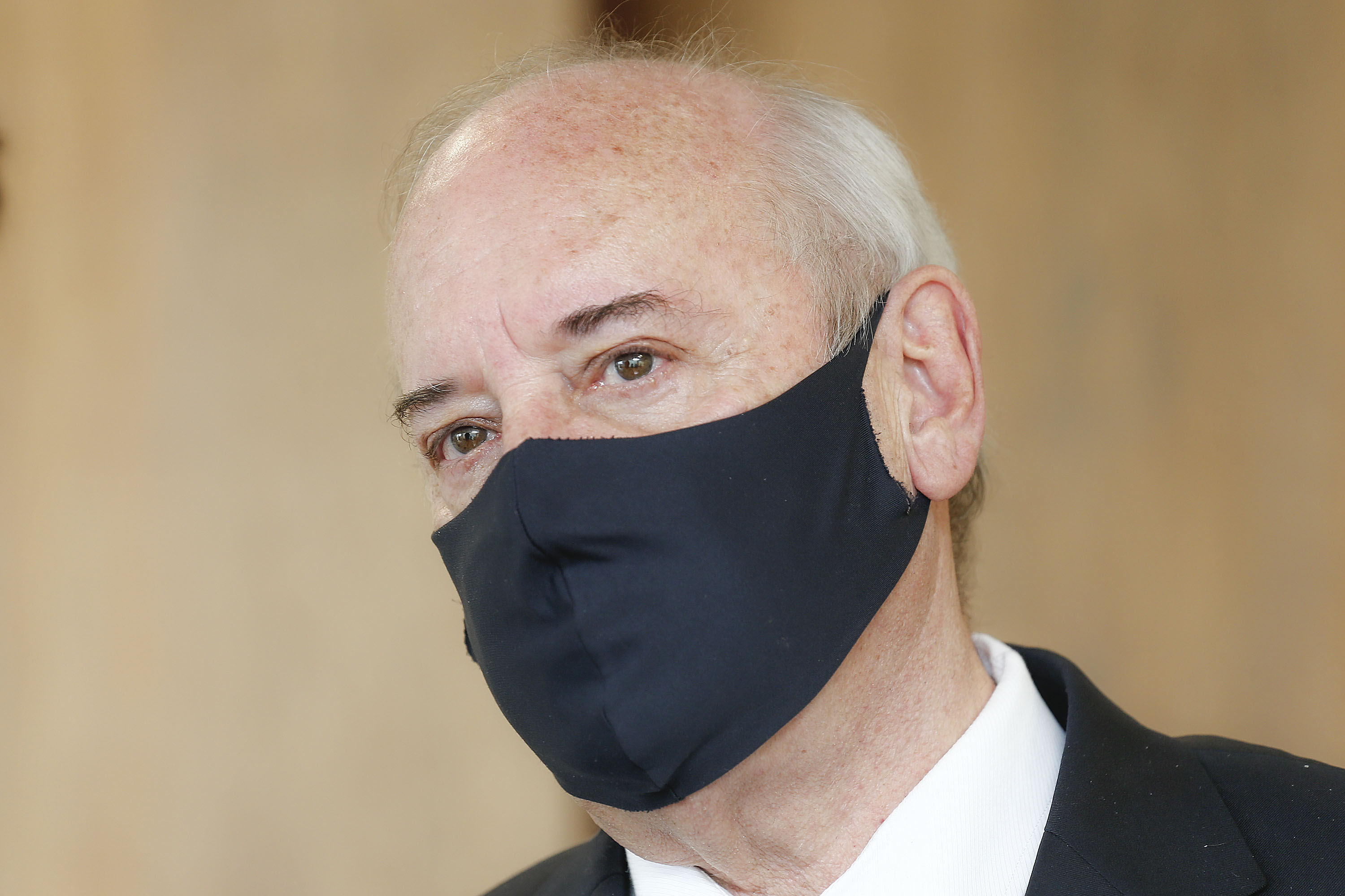 O governador Carlos Massa Ratinho Junior recebeu nesta quarta-feira (9) notas técnicas do Movimento Pró-Paraná e do Instituto de Engenharia do Paraná (IEP) de apoio aos projetos de modernização da Orla de Matinhos e da construção da Ponte de Guaratuba, no Litoral. As obras fazem parte do planejamento estratégico do Governo do Estado e atendem demandas históricas de moradores e turistas, além de promover integração e desenvolvimento social.Foto: Jonathan Campos/AEN