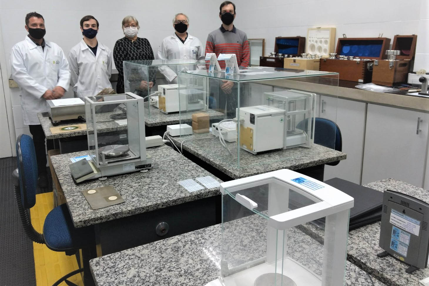 O Laboratório de Curitiba – Lacut, do Instituto de Pesos e Medidas do Paraná (Ipem-PR), recebeu a Equipe Avaliadora de Laboratórios de Calibração do Instituto Nacional de Metrologia, Qualidade e Tecnologia – Inmetro, entre segunda e quarta-feira (7 a 9). Os profissionais vieram para a renovação do Certificado de Acreditação emitido pela Coordenação Geral de Acreditação do Inmetro. Foto: IPEM