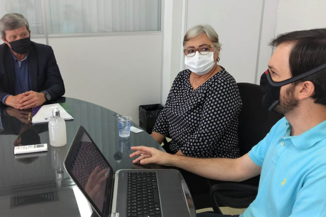 O Laboratório de Curitiba – Lacut, do Instituto de Pesos e Medidas do Paraná (Ipem-PR), recebeu a Equipe Avaliadora de Laboratórios de Calibração do Instituto Nacional de Metrologia, Qualidade e Tecnologia – Inmetro, entre segunda e quarta-feira (7 a 9). Os profissionais vieram para a renovação do Certificado de Acreditação emitido pela Coordenação Geral de Acreditação do Inmetro. Foto: IPEM