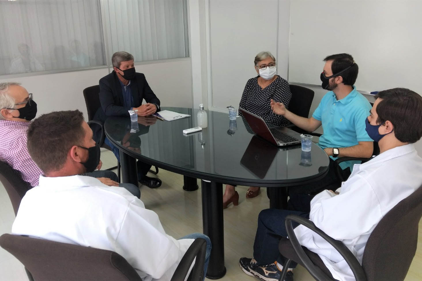 O Laboratório de Curitiba – Lacut, do Instituto de Pesos e Medidas do Paraná (Ipem-PR), recebeu a Equipe Avaliadora de Laboratórios de Calibração do Instituto Nacional de Metrologia, Qualidade e Tecnologia – Inmetro, entre segunda e quarta-feira (7 a 9). Os profissionais vieram para a renovação do Certificado de Acreditação emitido pela Coordenação Geral de Acreditação do Inmetro. Foto: IPEM