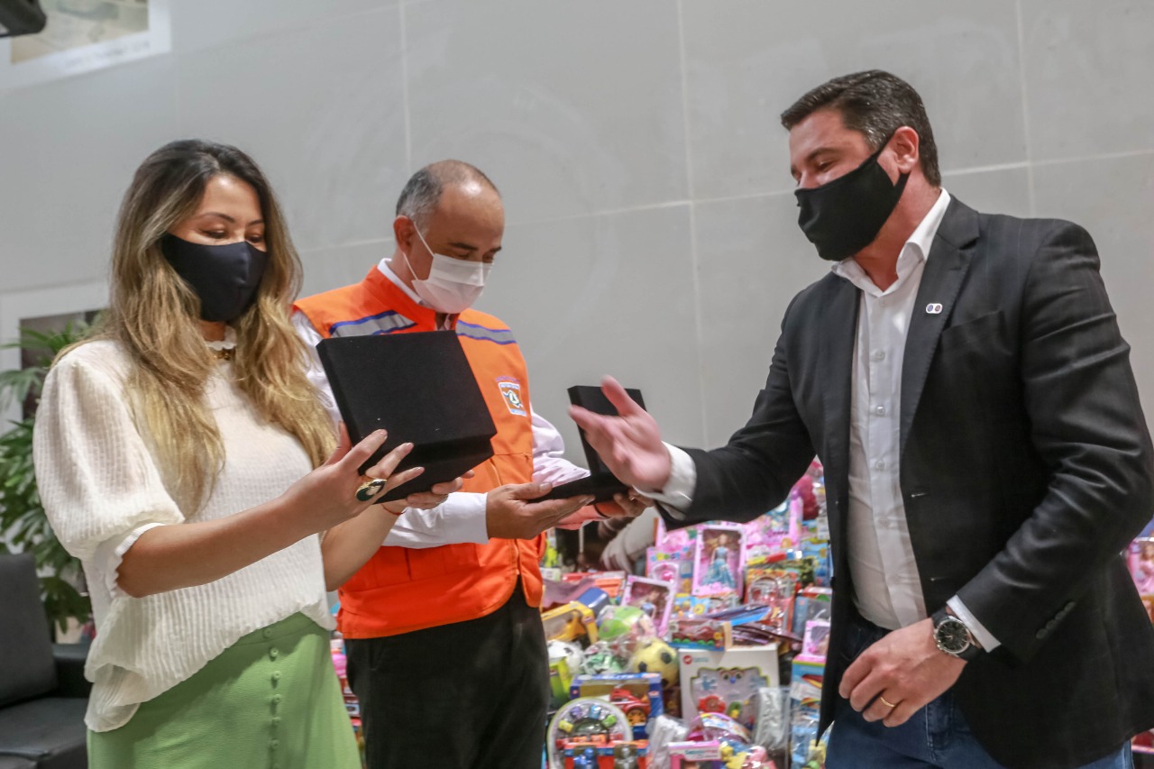 Celepar e Governo do Paraná arrecadam brinquedos e alimentos para o Natal Voluntário
. Foto: Valdelino Pontes