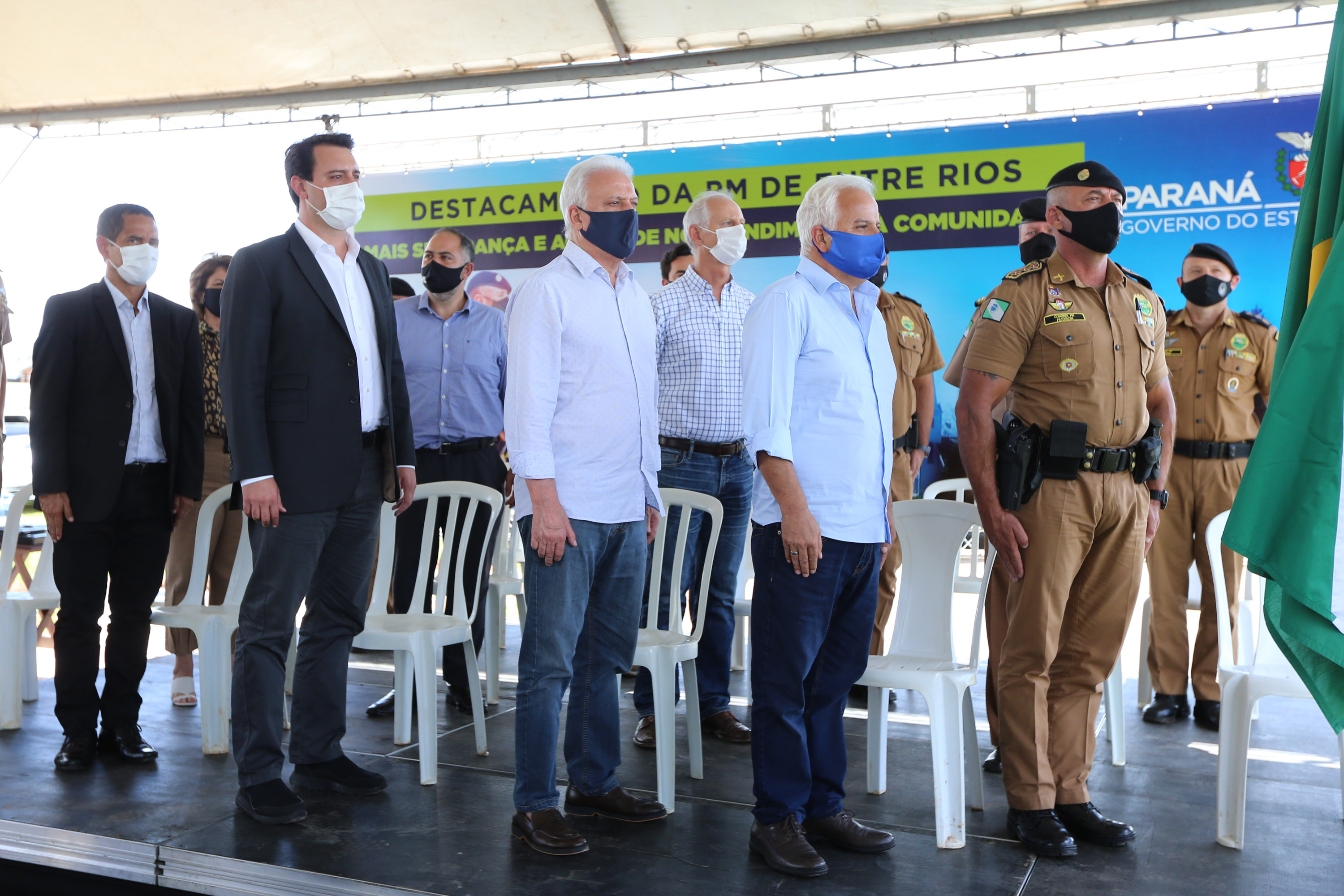 Um investimento do Governo do Estado vai reforçar a segurança do distrito de Entre Rios, área rural de Guarapuava, na região Central do Paraná. Nesta segunda-feira (11), o governador Carlos Massa Ratinho Junior esteve na localidade para a inauguração da nova sede Destacamento da Polícia Militar instalada no distrito.  Entre Rios, Guarapuava, 11/01/2021  -  Foto: Geraldo Bubniak/AEN